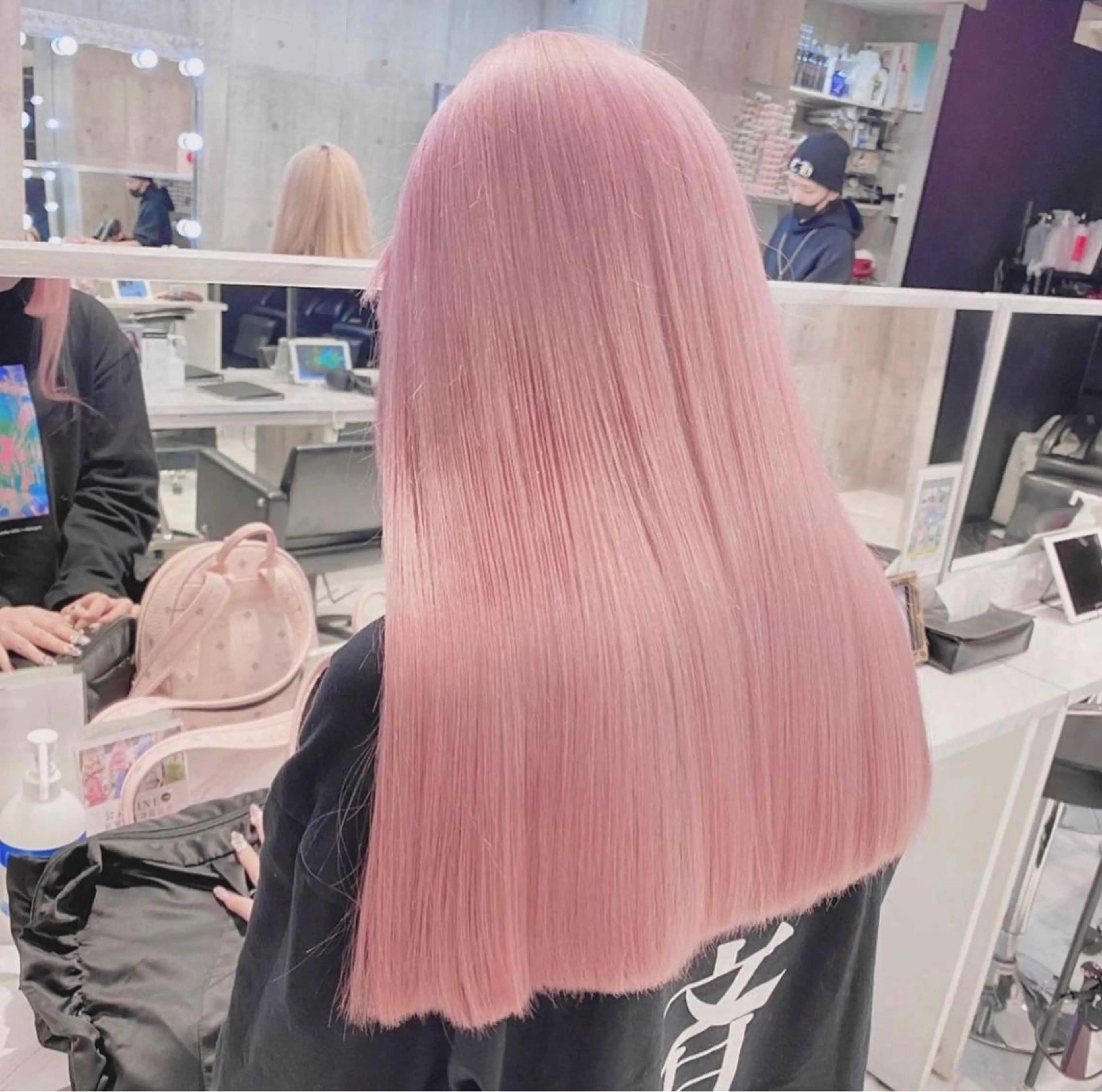 ロング カラー パーマ ヘアアレンジ メンズ キッズ ネイル マツエク・マツパ アイブロウ ハイトーン/ピンク 💗モモ໒꒱のヘアスタイル