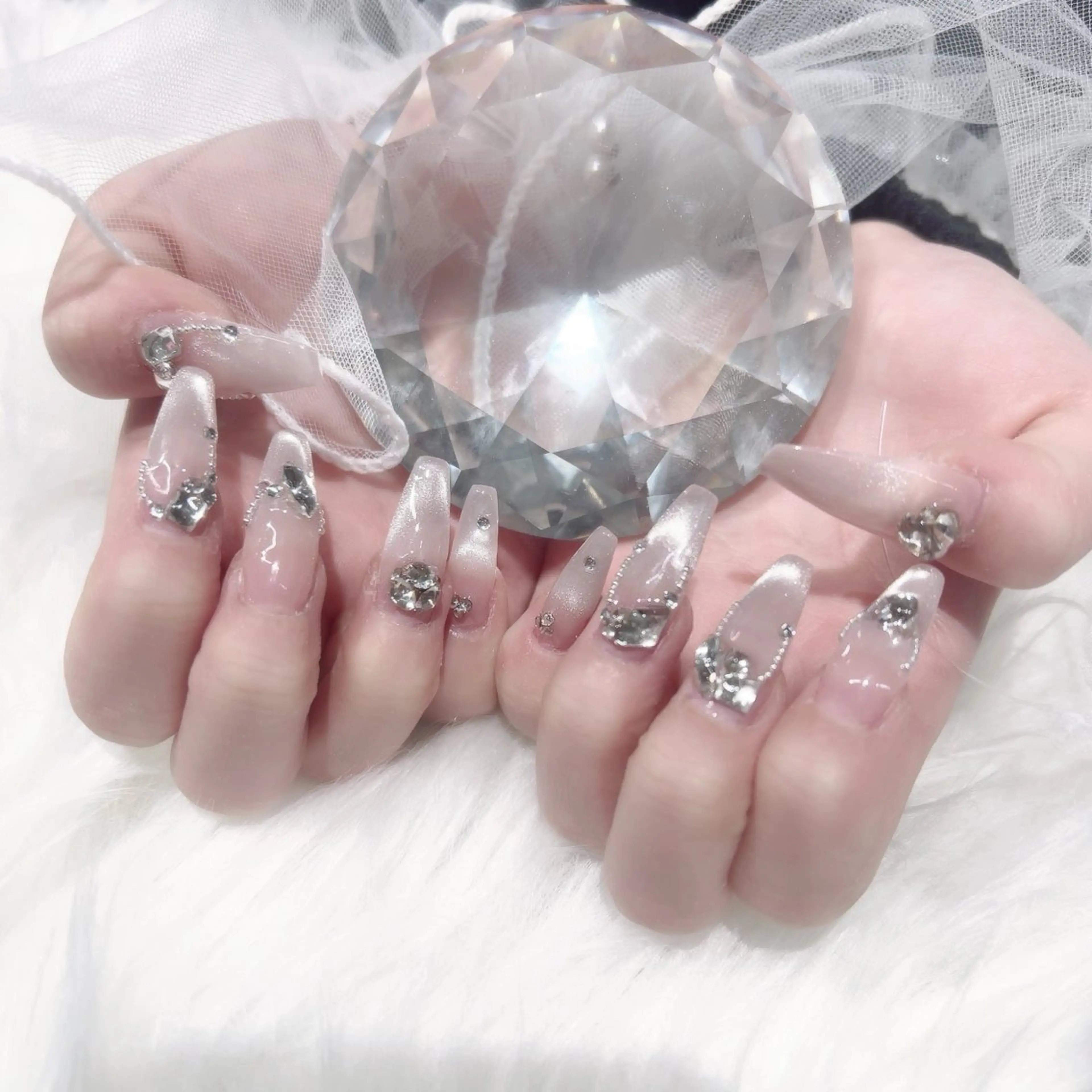 ネイル Rola所属・⟡˖· まゆり꙳⟡のネイルデザイン