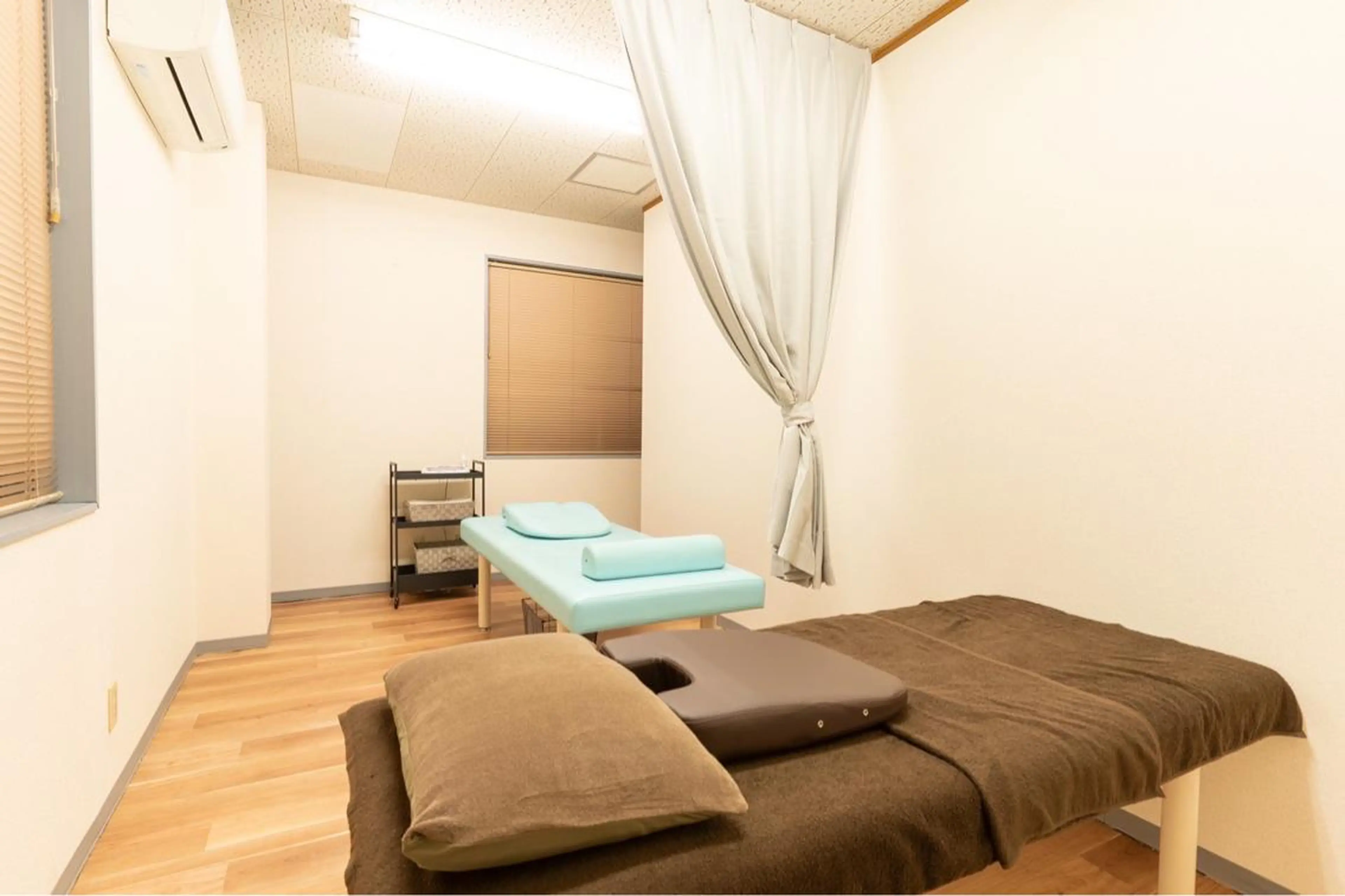 小顔・毛穴/ニキビ/ ハーブピーリング専門のエステ・リラクイメージ