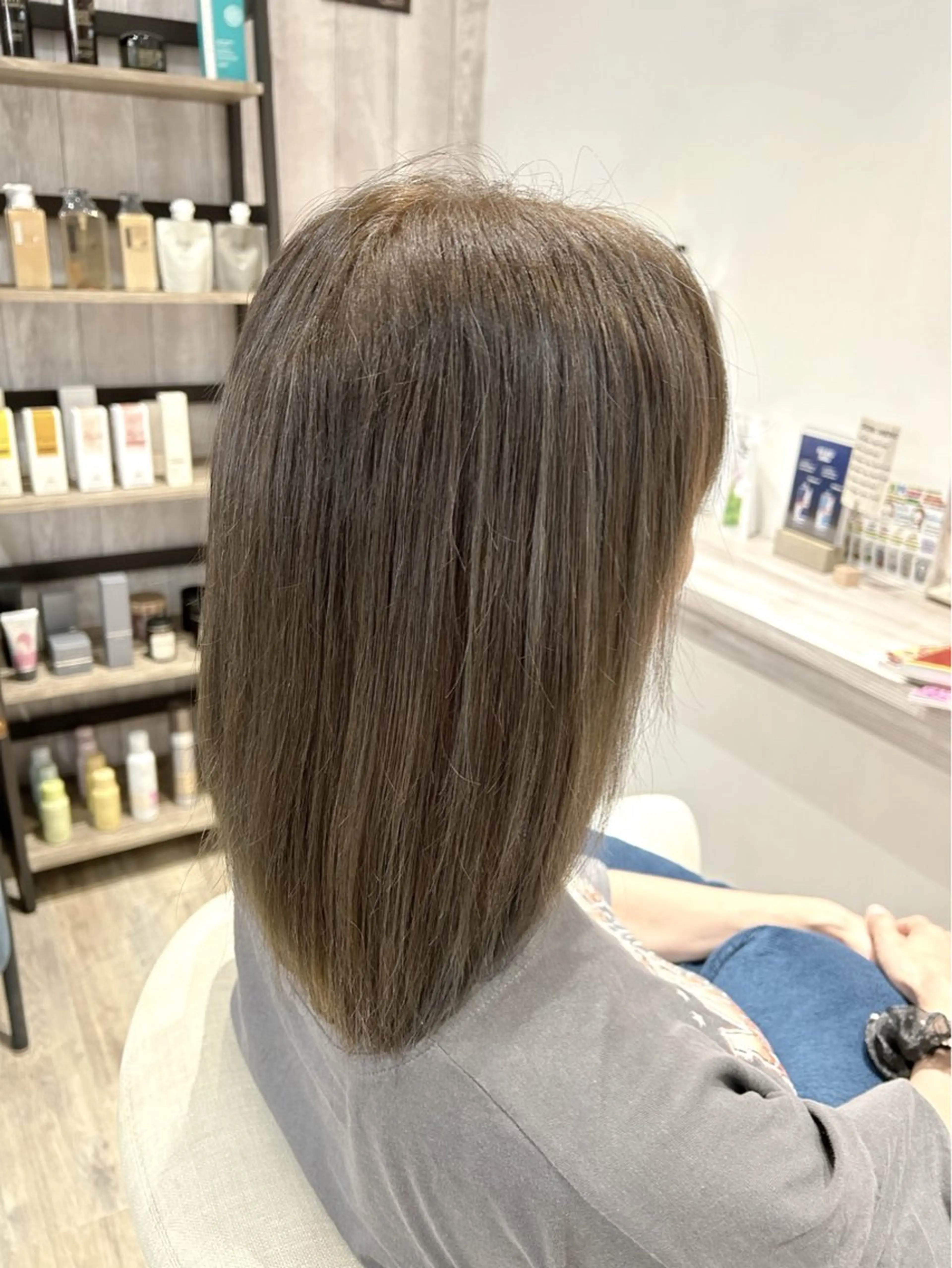 カラー アッシュ ベージュカラー ハイライトカラー ヘアカラー KANALOA hair produce所属・水口 琴絵のヘアスタイル