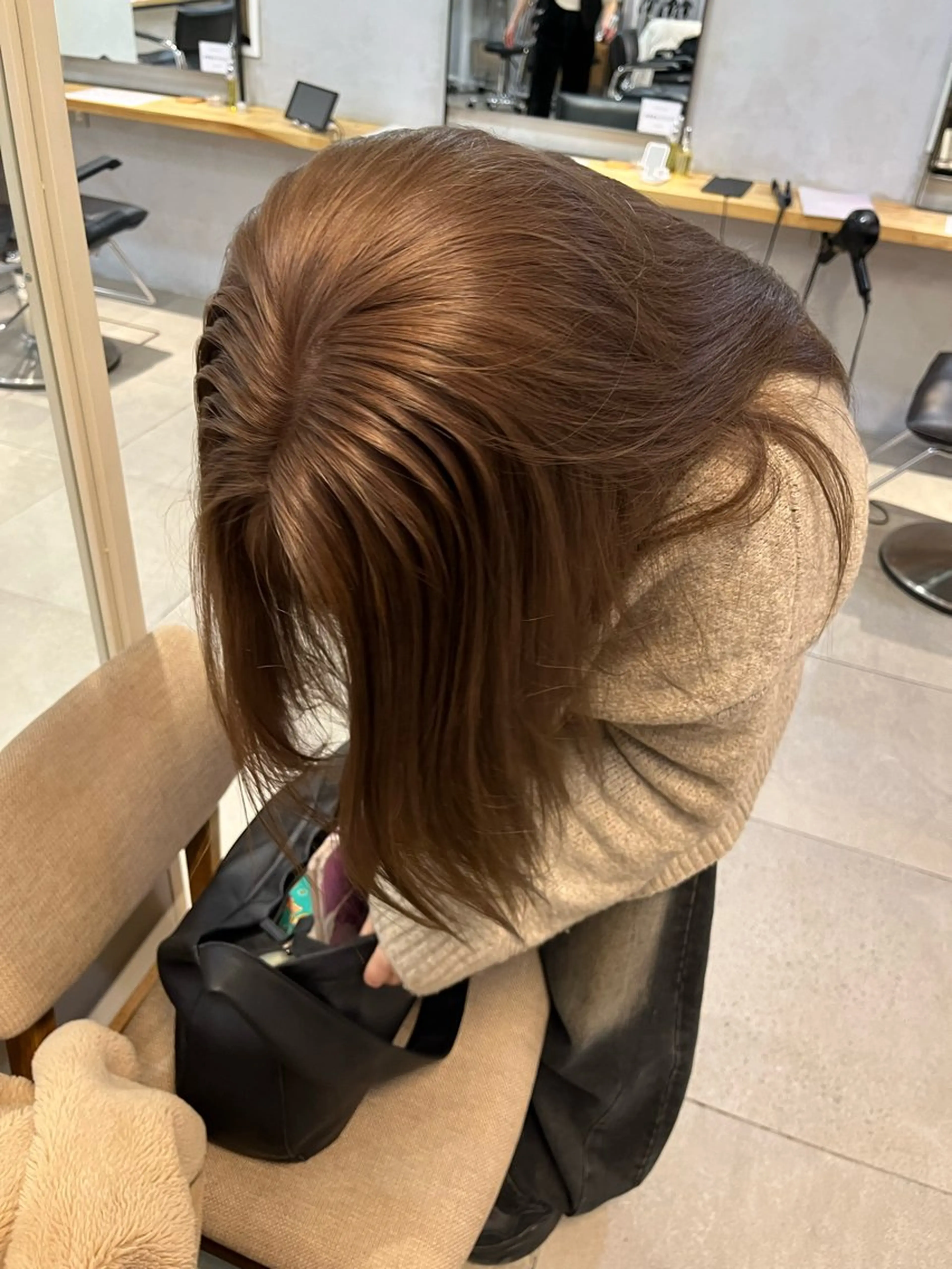 セミロング カラー ナチュラルなヘア /ヨシダトモキのヘアスタイル