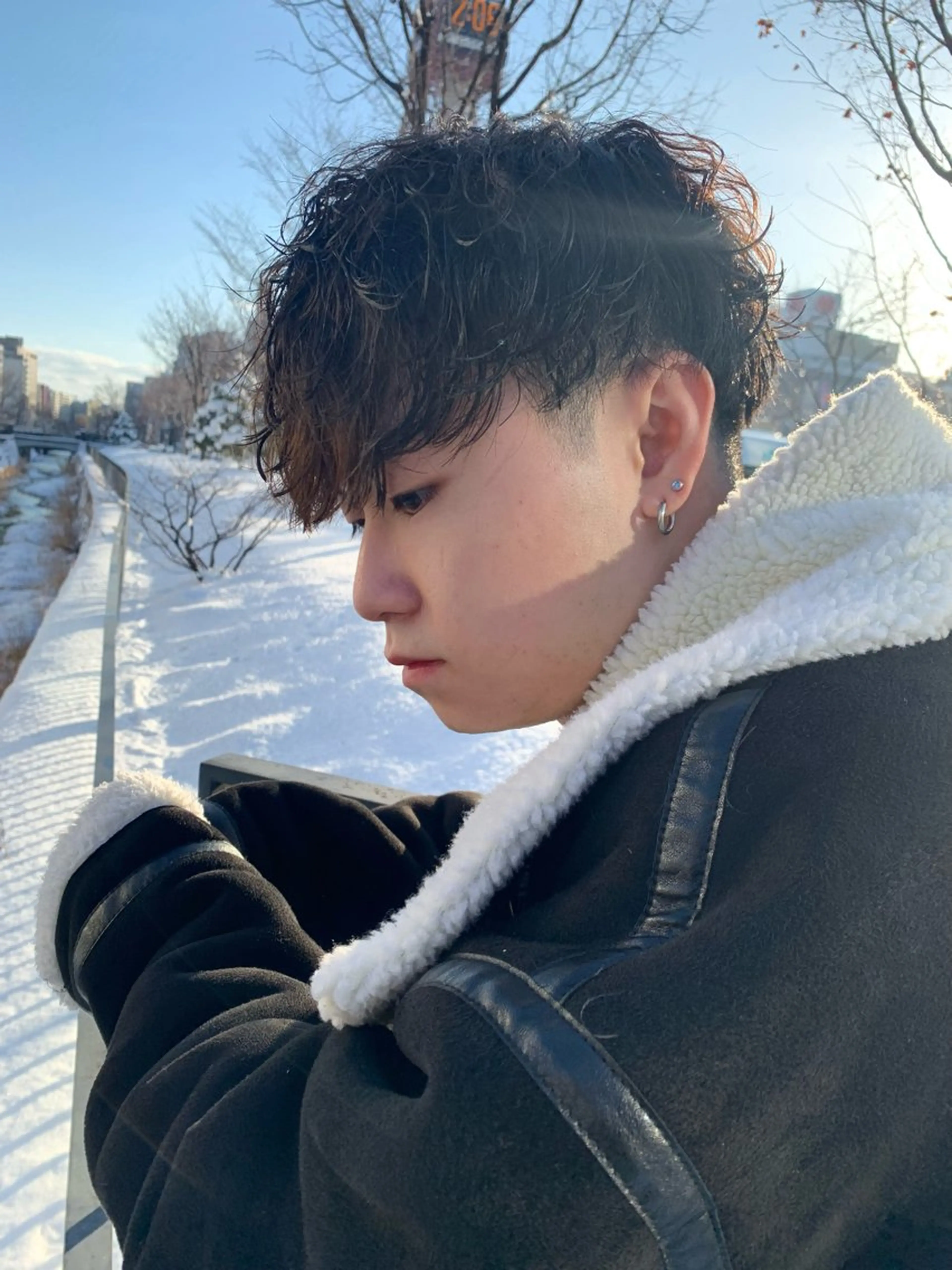 ショート パーマ メンズ メンズパーマ モナン新宿所属・曲がる縮毛 メンズ 毛流れ 佐々木 優のヘアスタイル