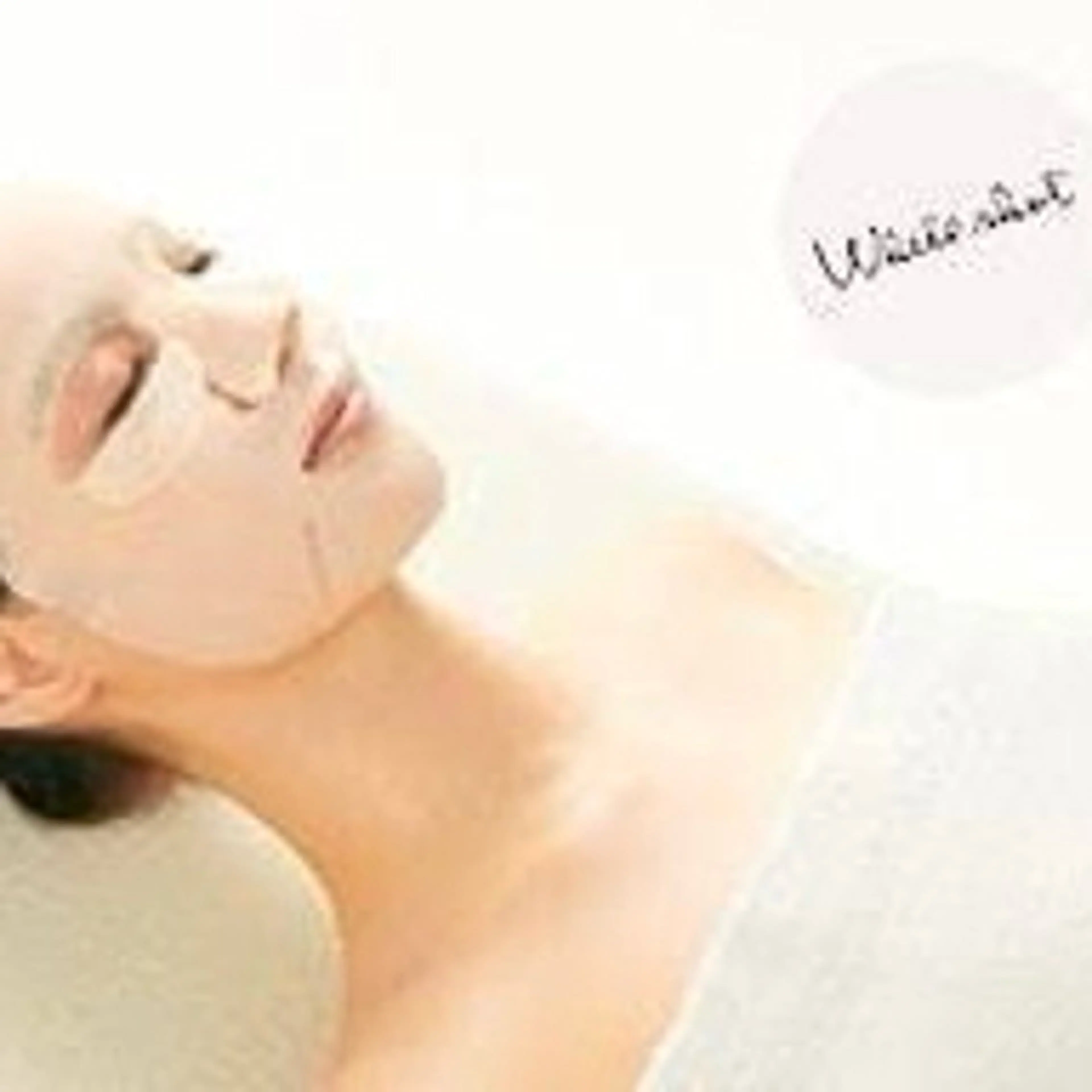 肌分析（60分）➕フェイシャルマッサージ➕コンセントレーションケアbyホワイトショット（30分）の写真