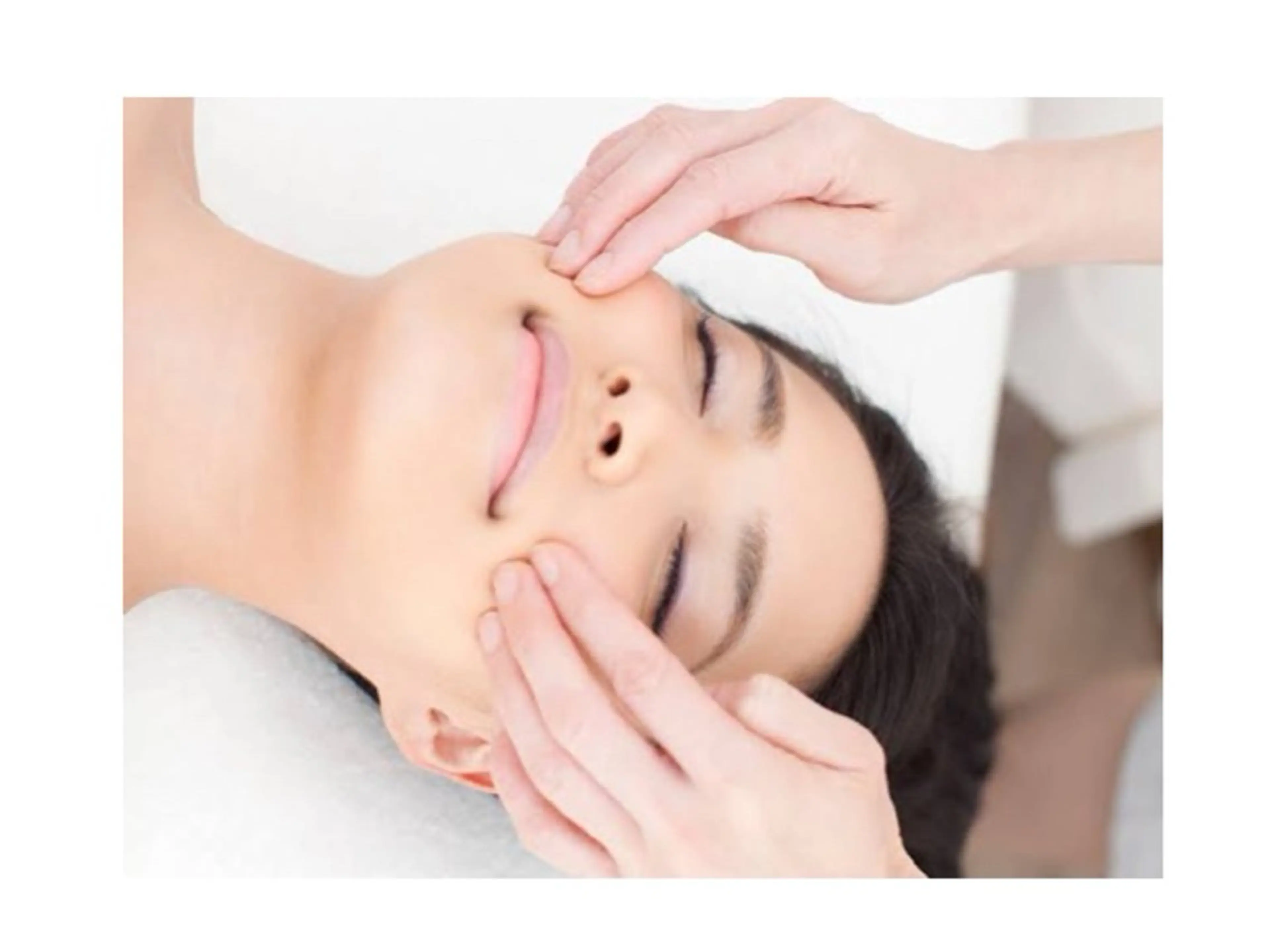 小顔マッサージ＋小顔矯正の写真