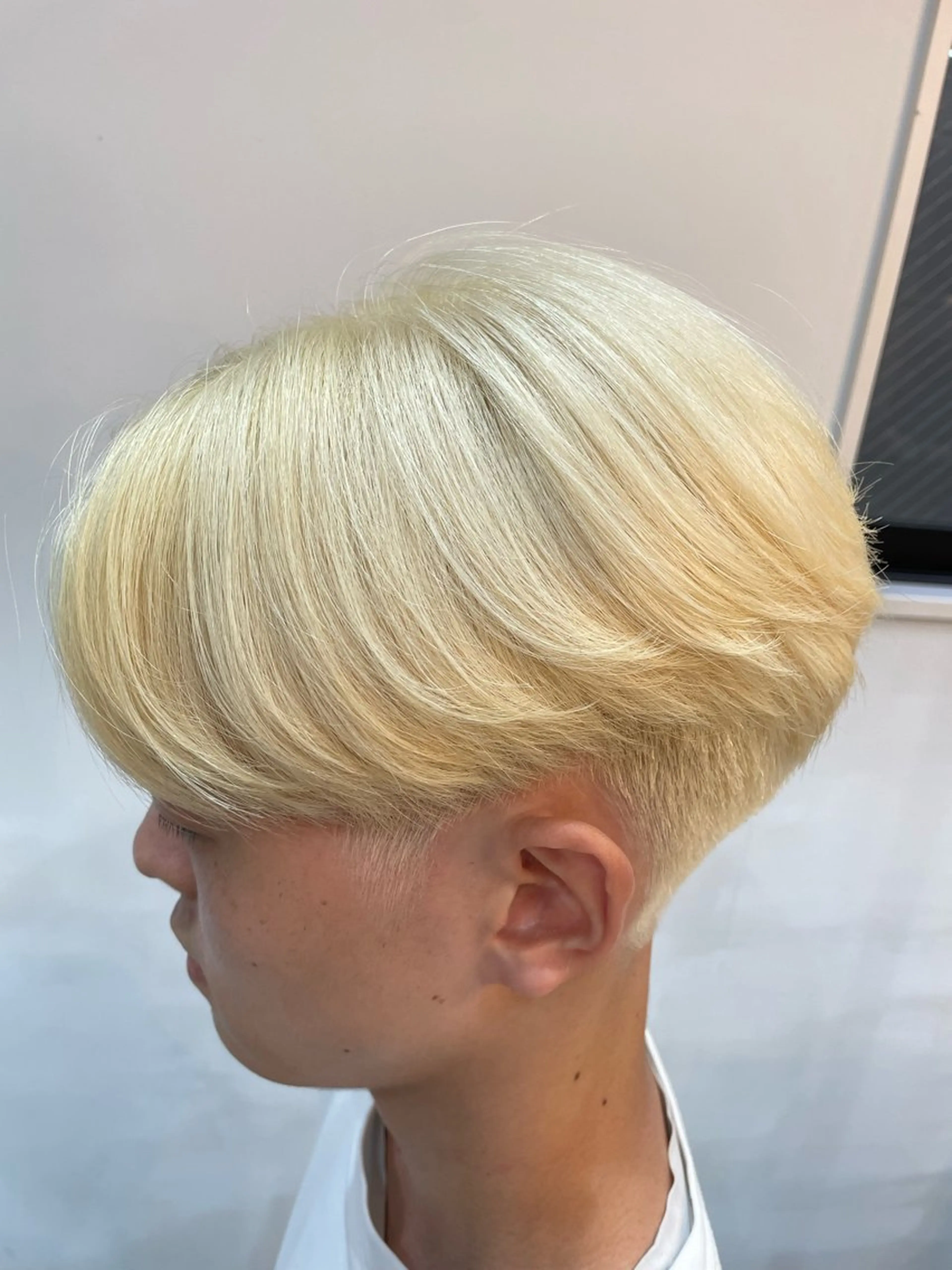 平日限定　カット+2回ブリーチの写真