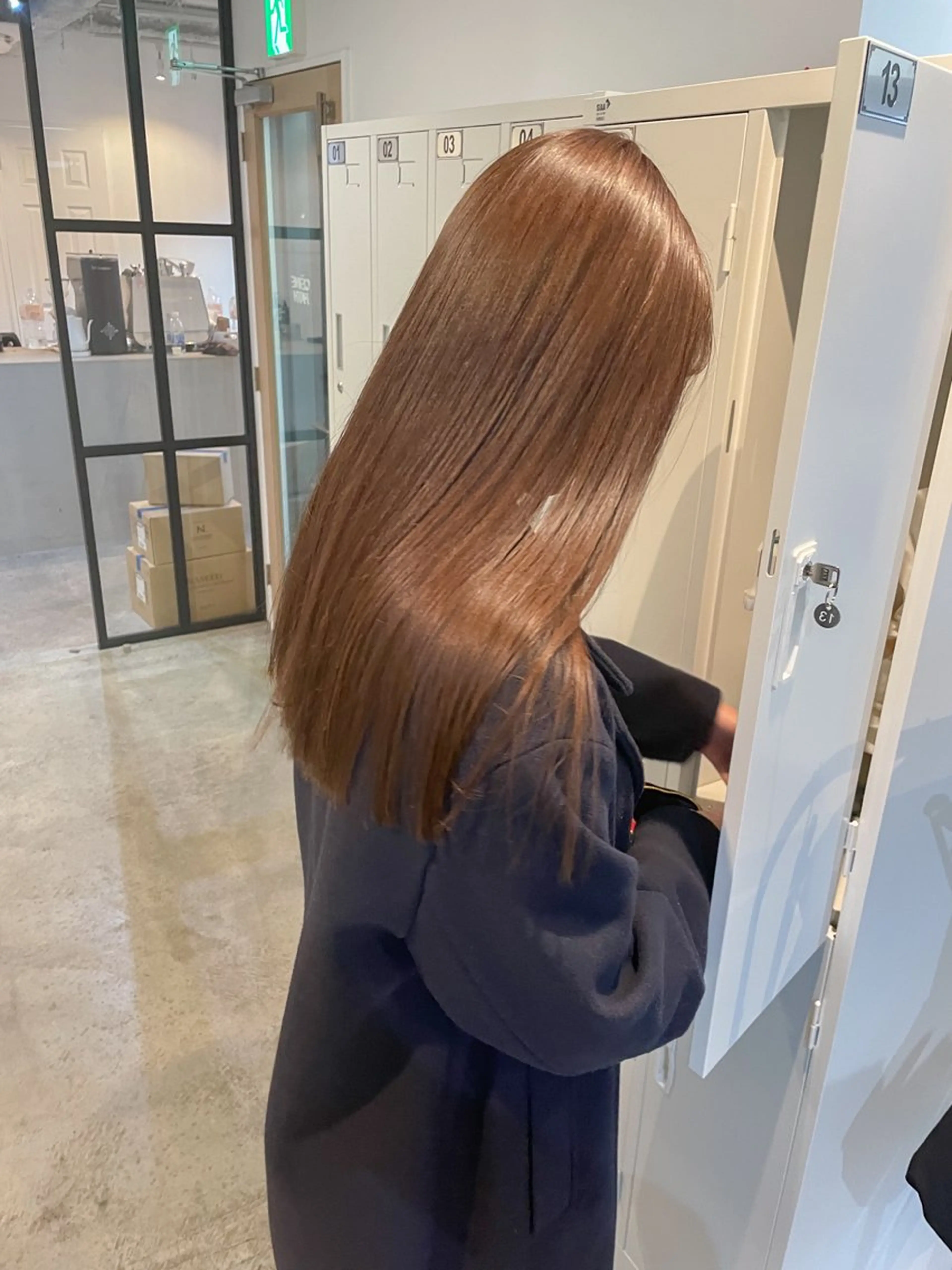 ロング カラー ベージュカラー ブリーチ ブラウンカラー ブリーチなしカラー ロング ヘアカラー トリートメント Takuma Suzuki中目黒のヘアスタイル