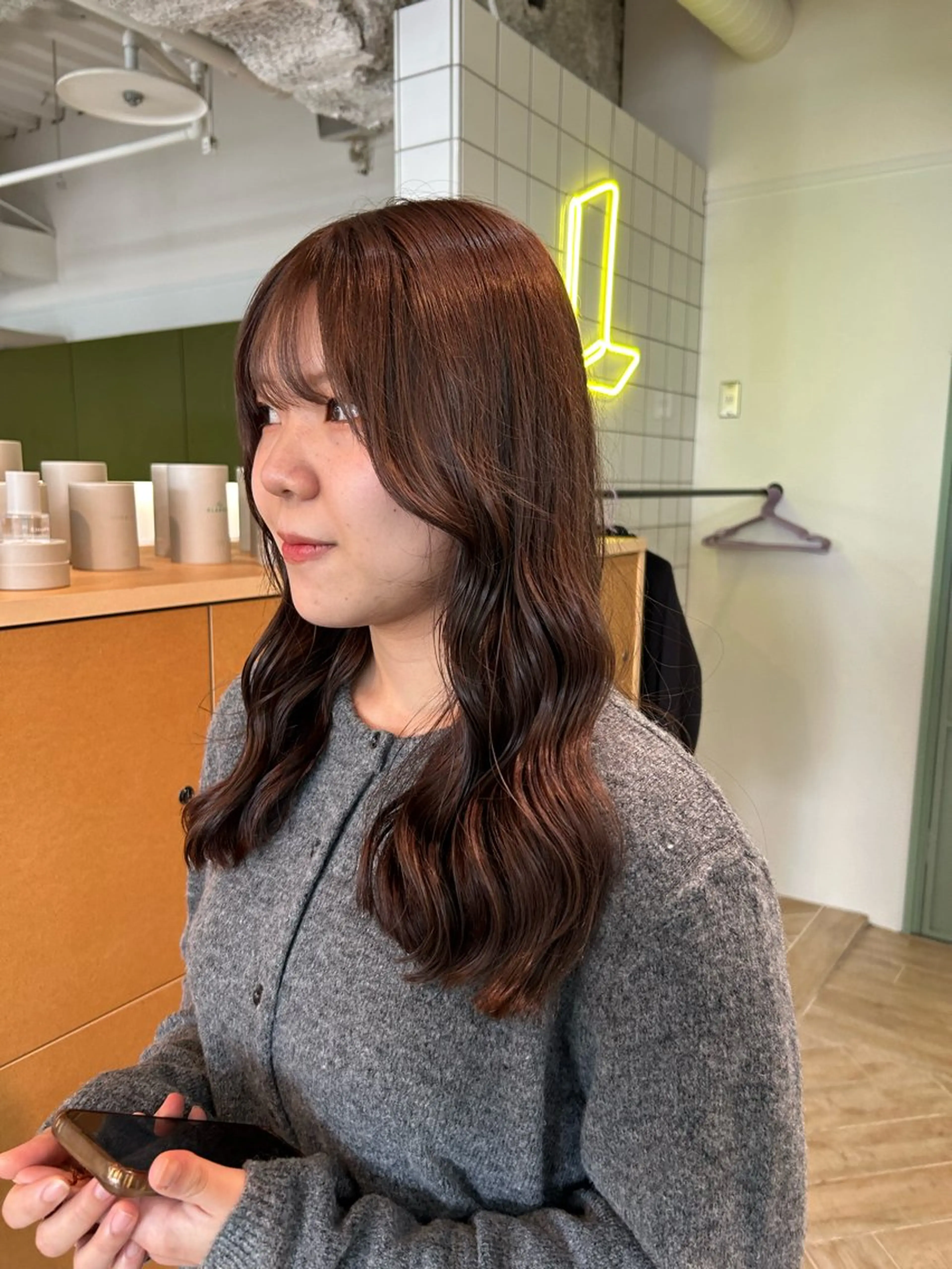 ロング カラー ヘアカラー ベージュ/ダブルカラ ー/新潟駅/青柳萌果のヘアスタイル
