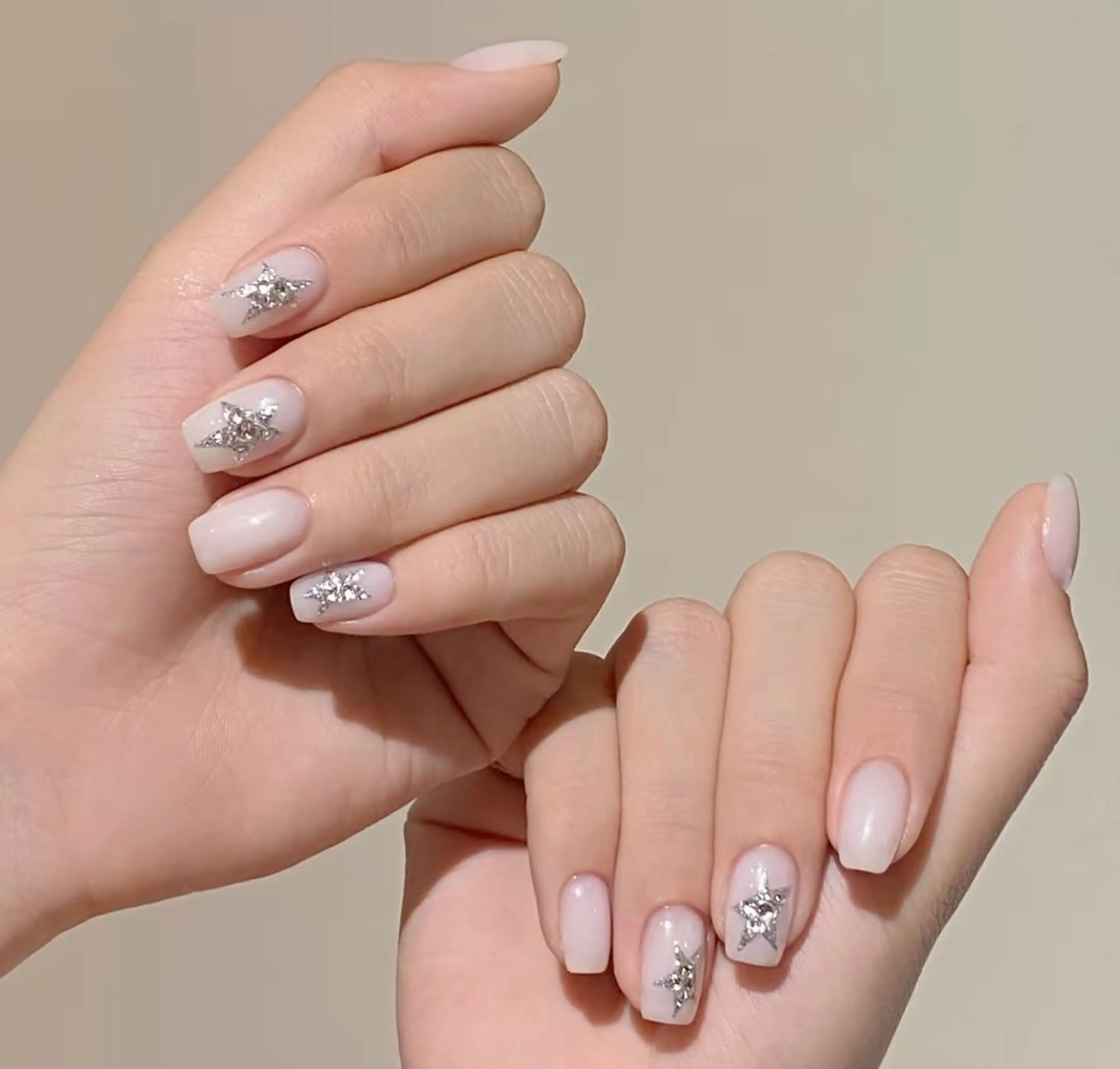 ネイル 高木 維麗絲のネイルデザイン