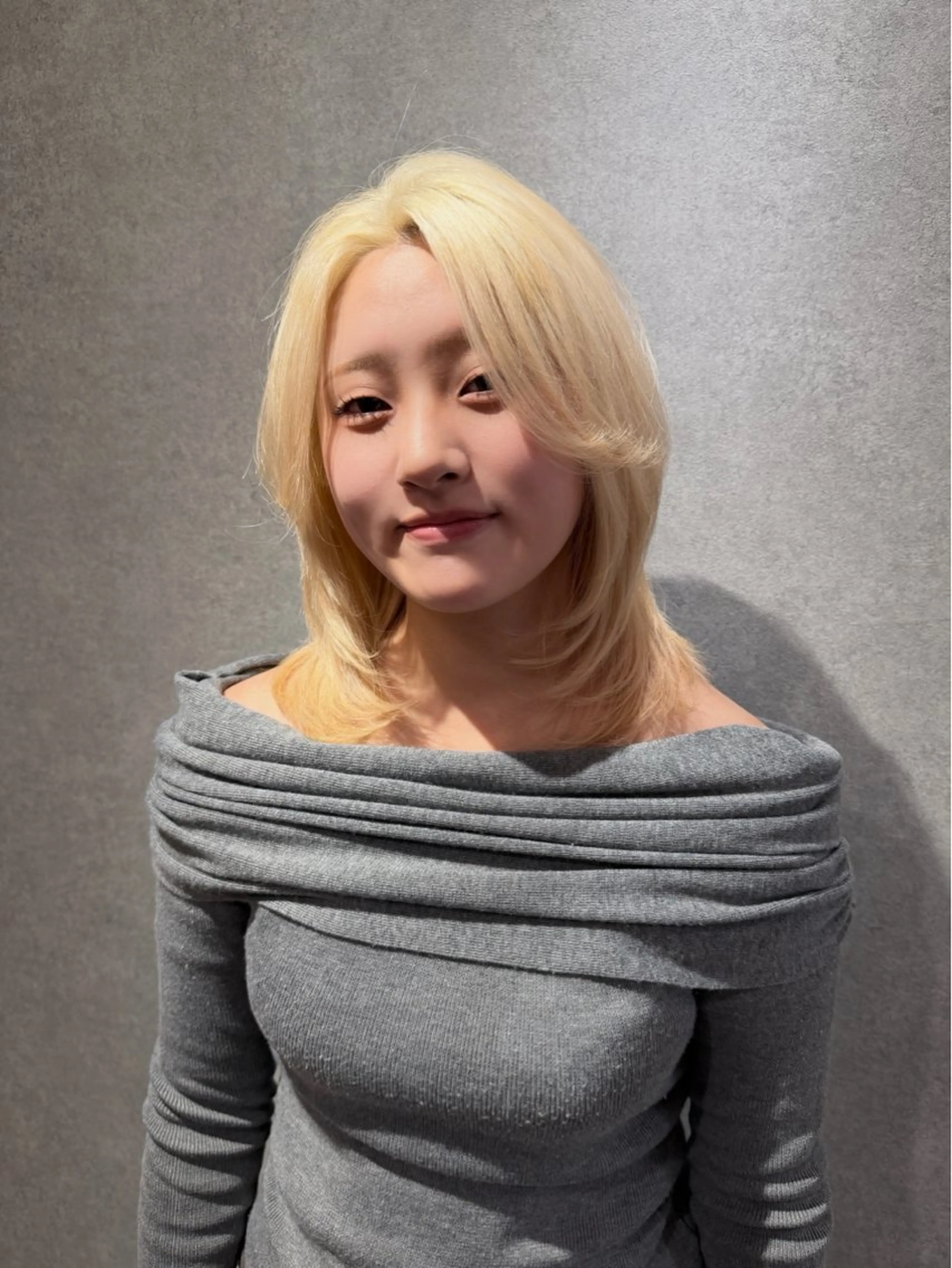 ミディアム カラー カット ヘアカラー トリートメント ハイトーン/ウルフ/ レイヤー/Asukaのヘアスタイル