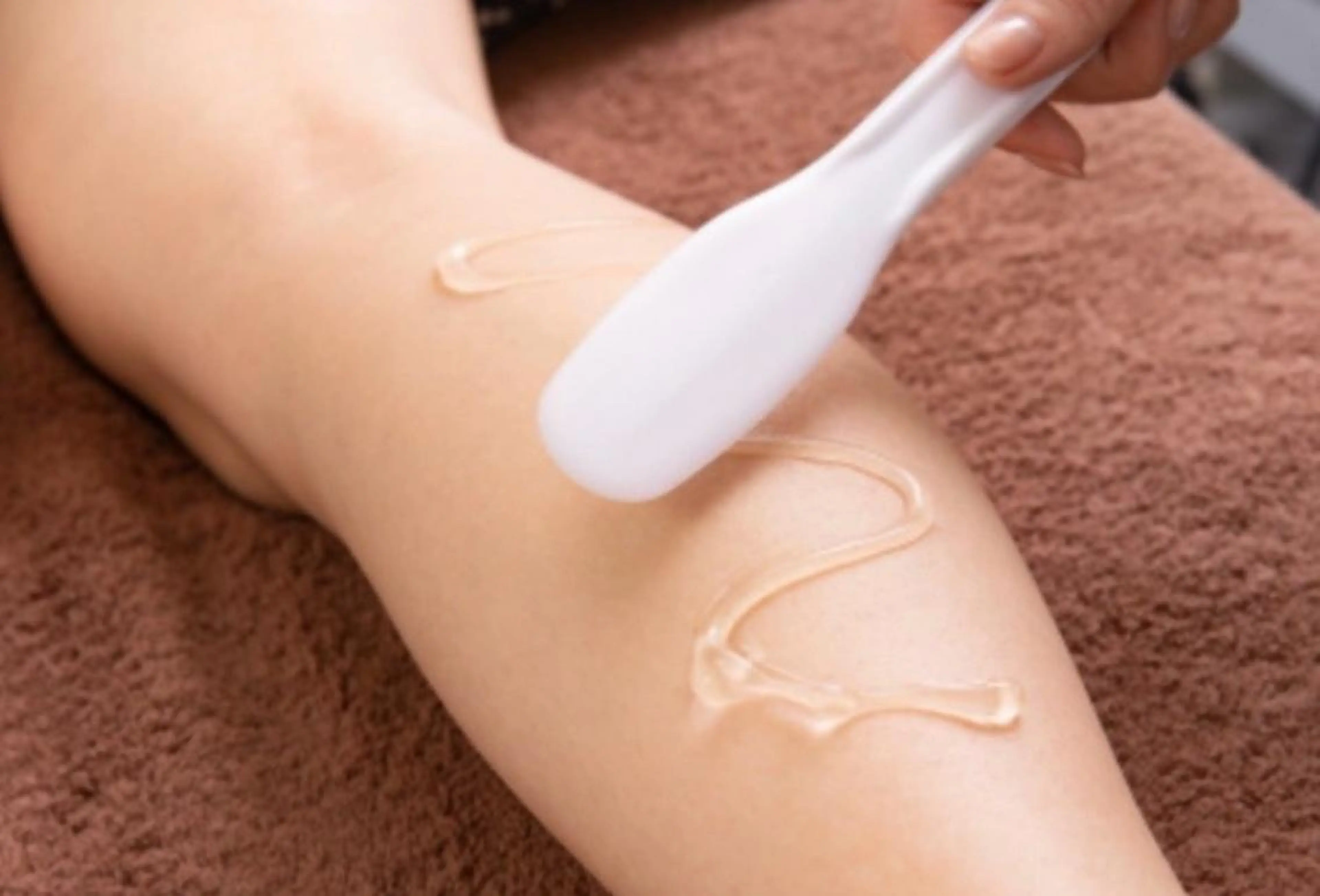 【レディース脱毛　上半身or 下半身】60分　7,988円🌟腰骨から上or下選んでスッキリ✨顔　VIOは除きます。の写真