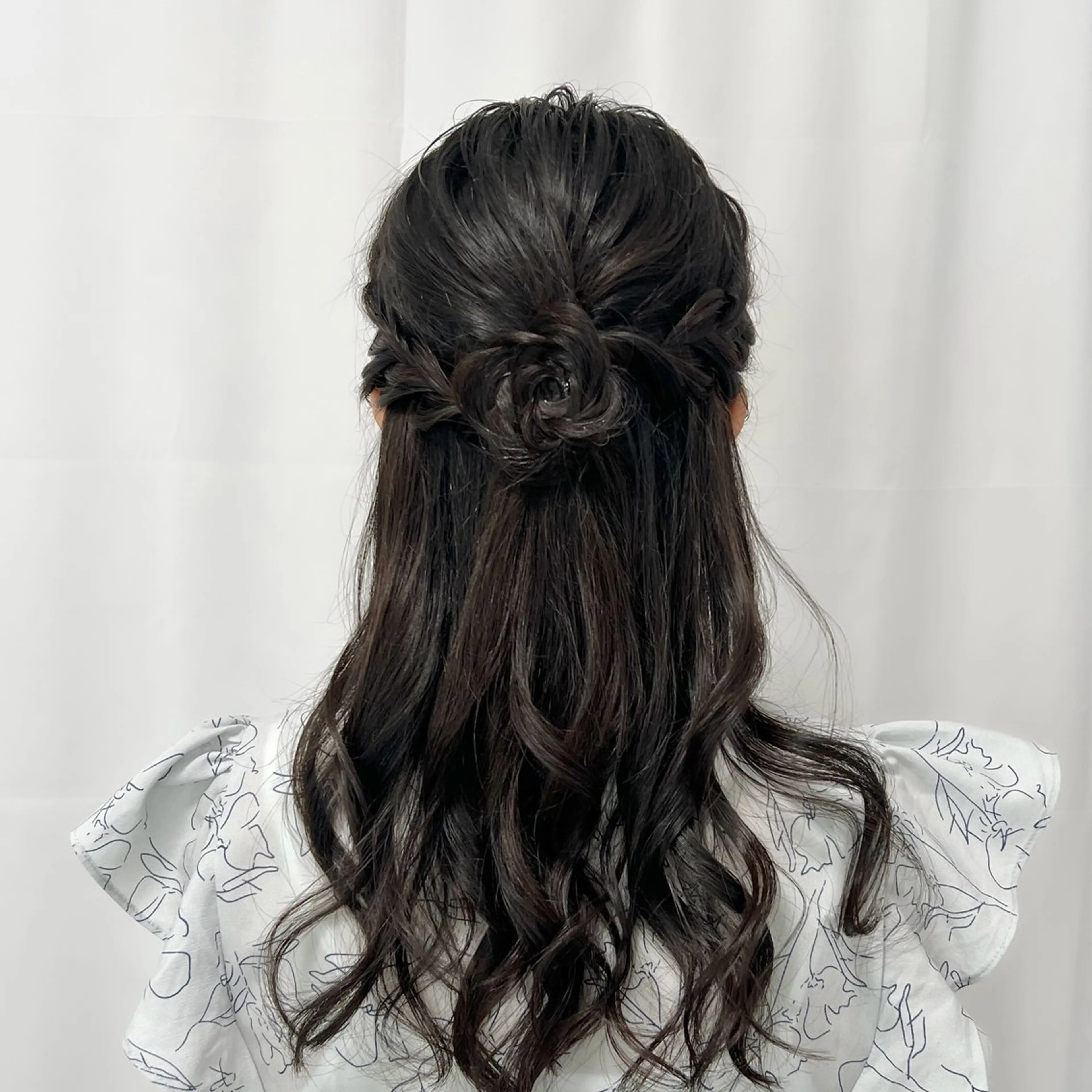 ヘアアレンジ ハーフアップ CHATEAU TERRACE所属・似合うヘアメイク🪞 CHATEAUのヘアスタイル