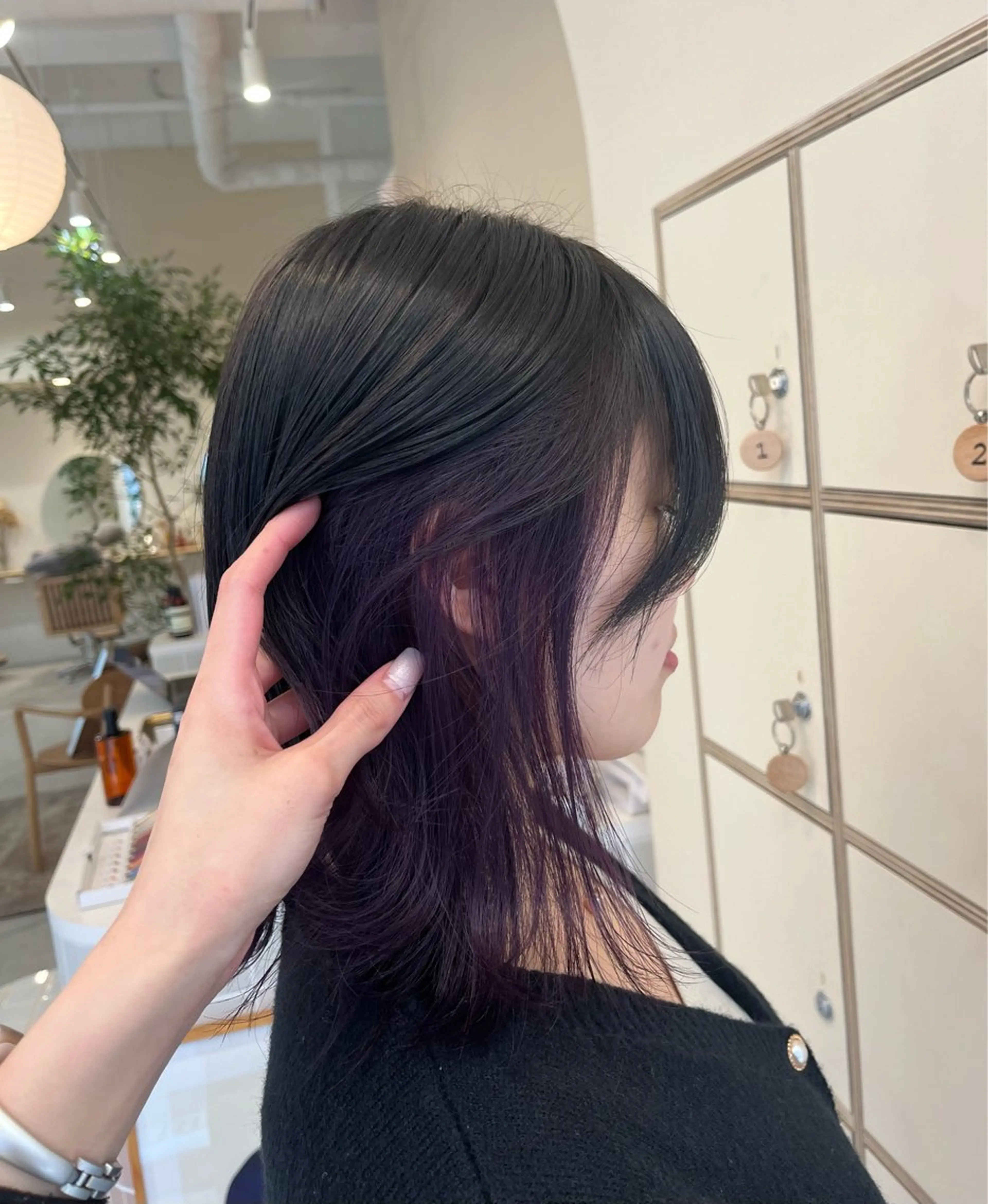 カラー 山口 愛結のヘアスタイル