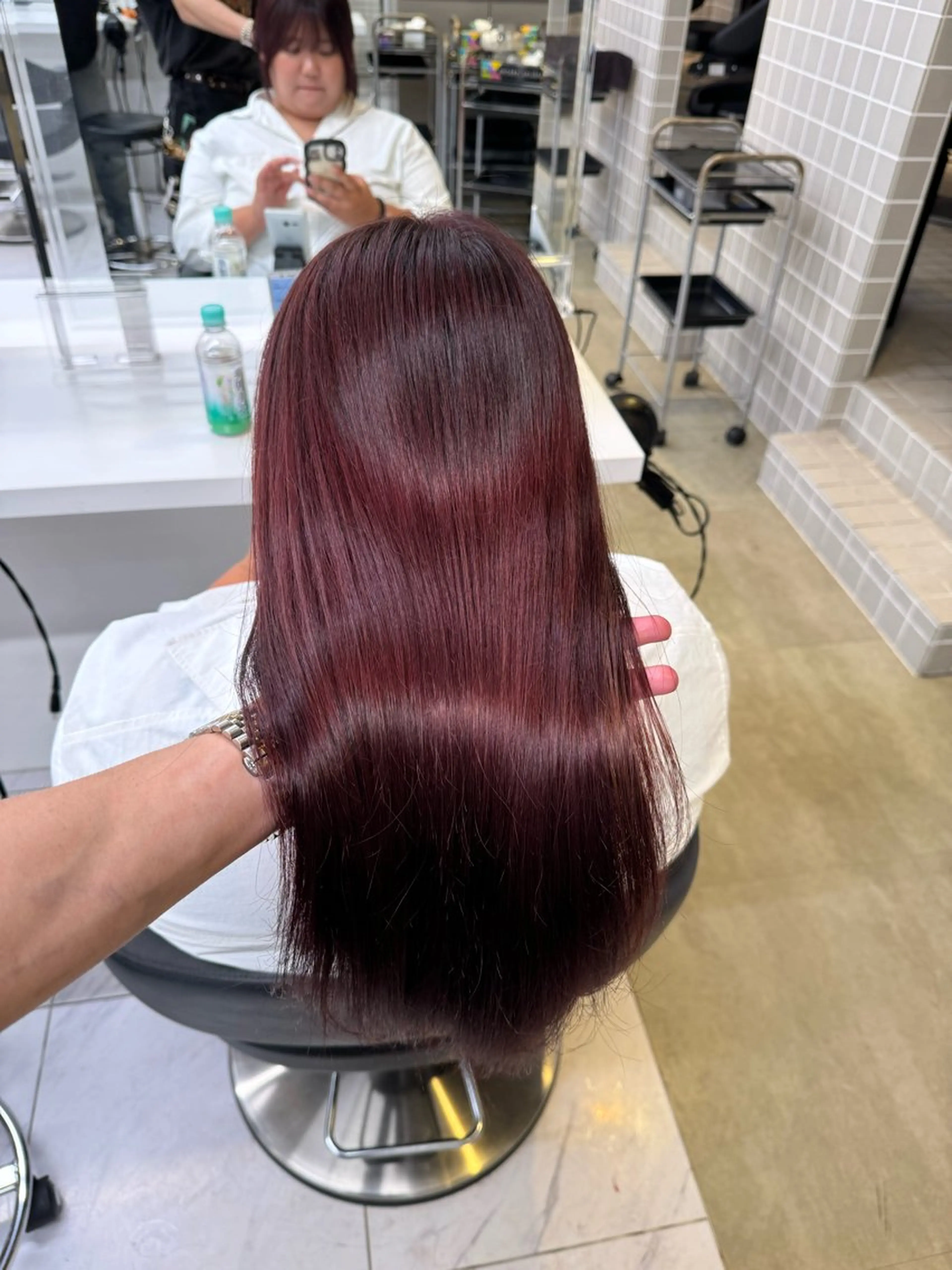 セミロング カラー ヘアアレンジ レッドカラー レイヤーカット カット ヘアカラー トリートメント ヘッドスパ ヘアセット 顔まわりカット の達人のヘアスタイル
