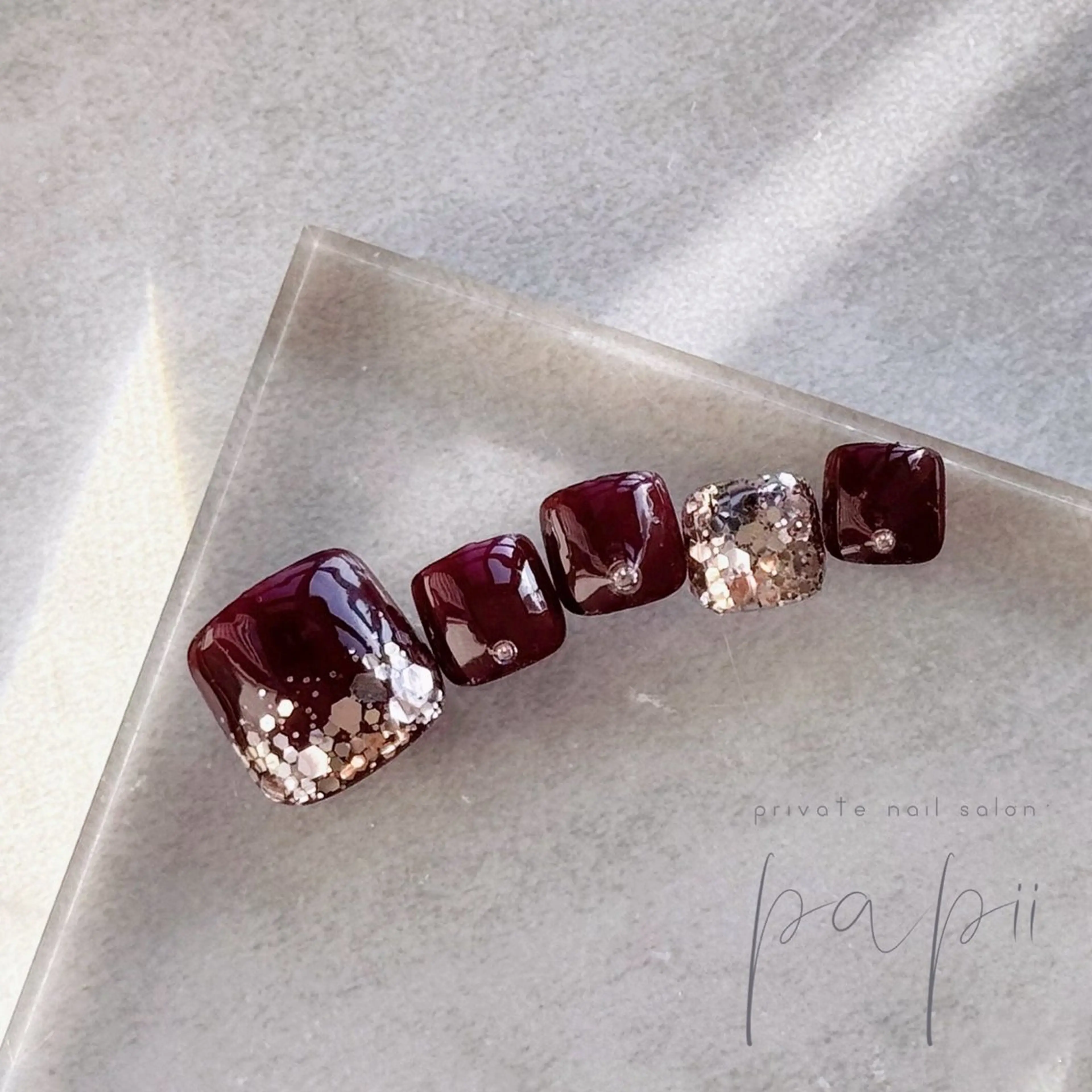 ネイル グラデーション ワンカラーネイル シンプルネイル フットネイル private nail salon papii所属・papii☆ kurodaのネイルデザイン