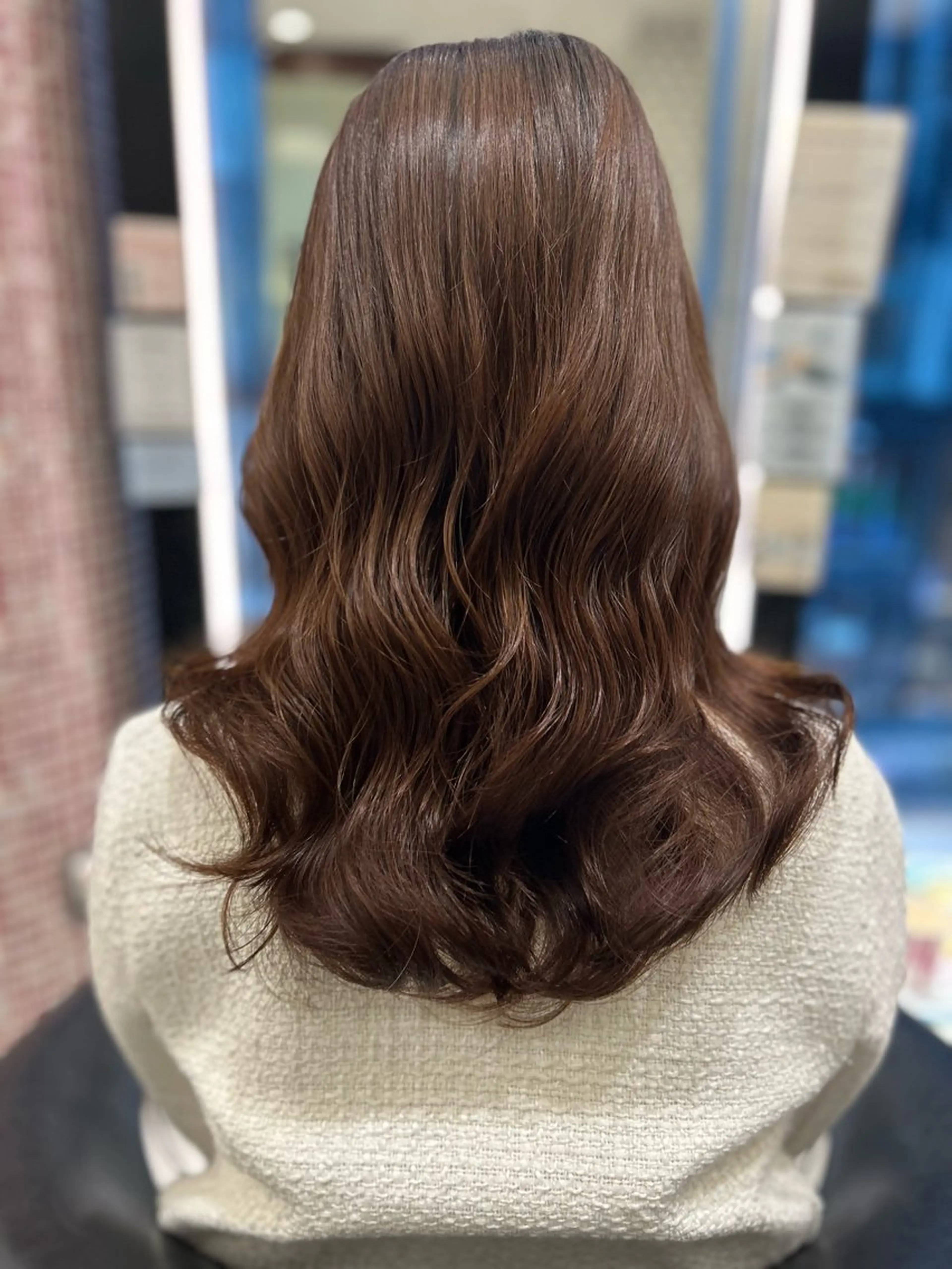 セミロング カラー パーマ ヘアカラー トリートメント コテ巻き風パーマ✨ 韓国ヘア🤎近下菜央のヘアスタイル