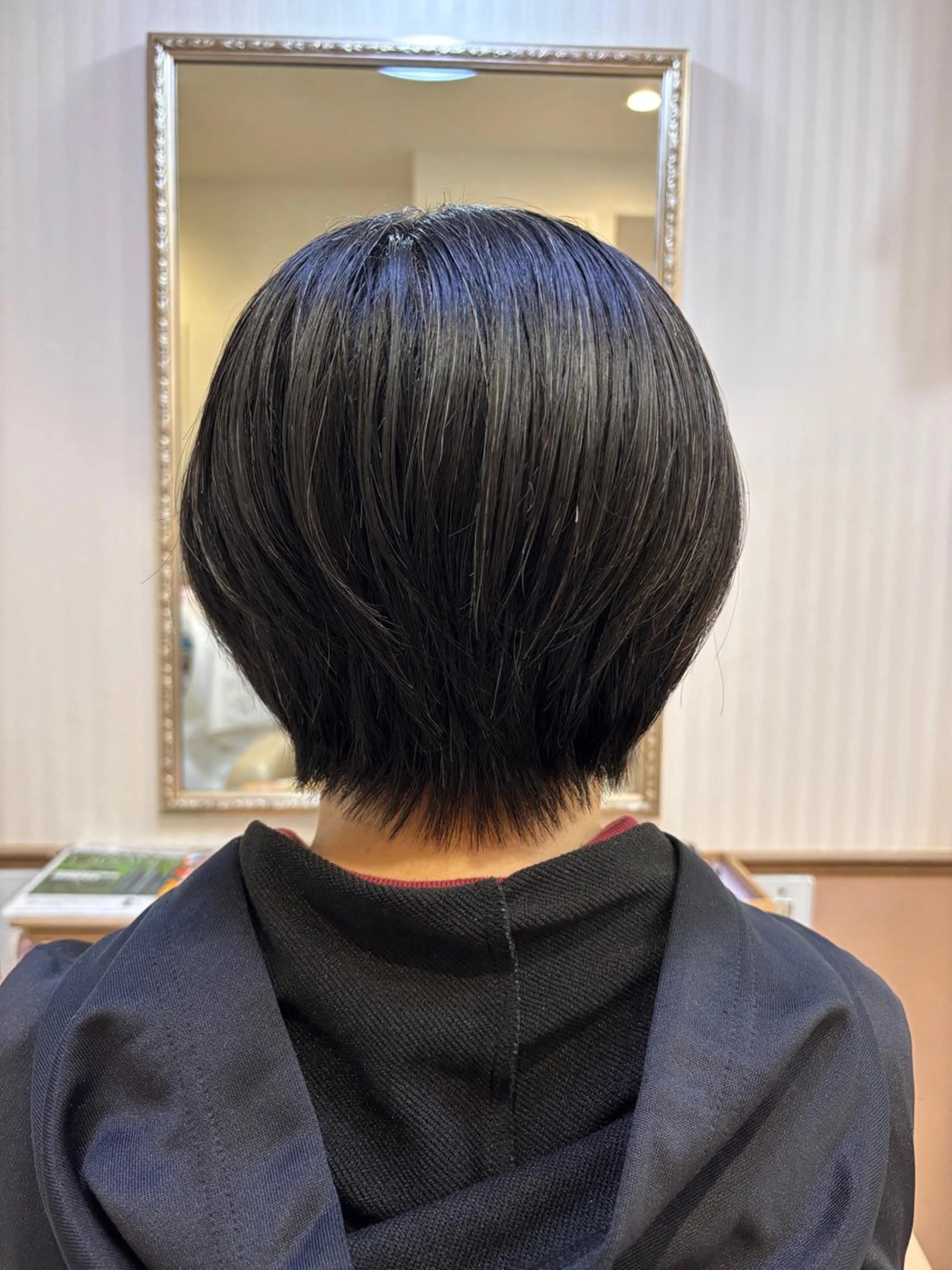 ショート シンセティックヘアデザイン所属・吉井 愛のヘアスタイル