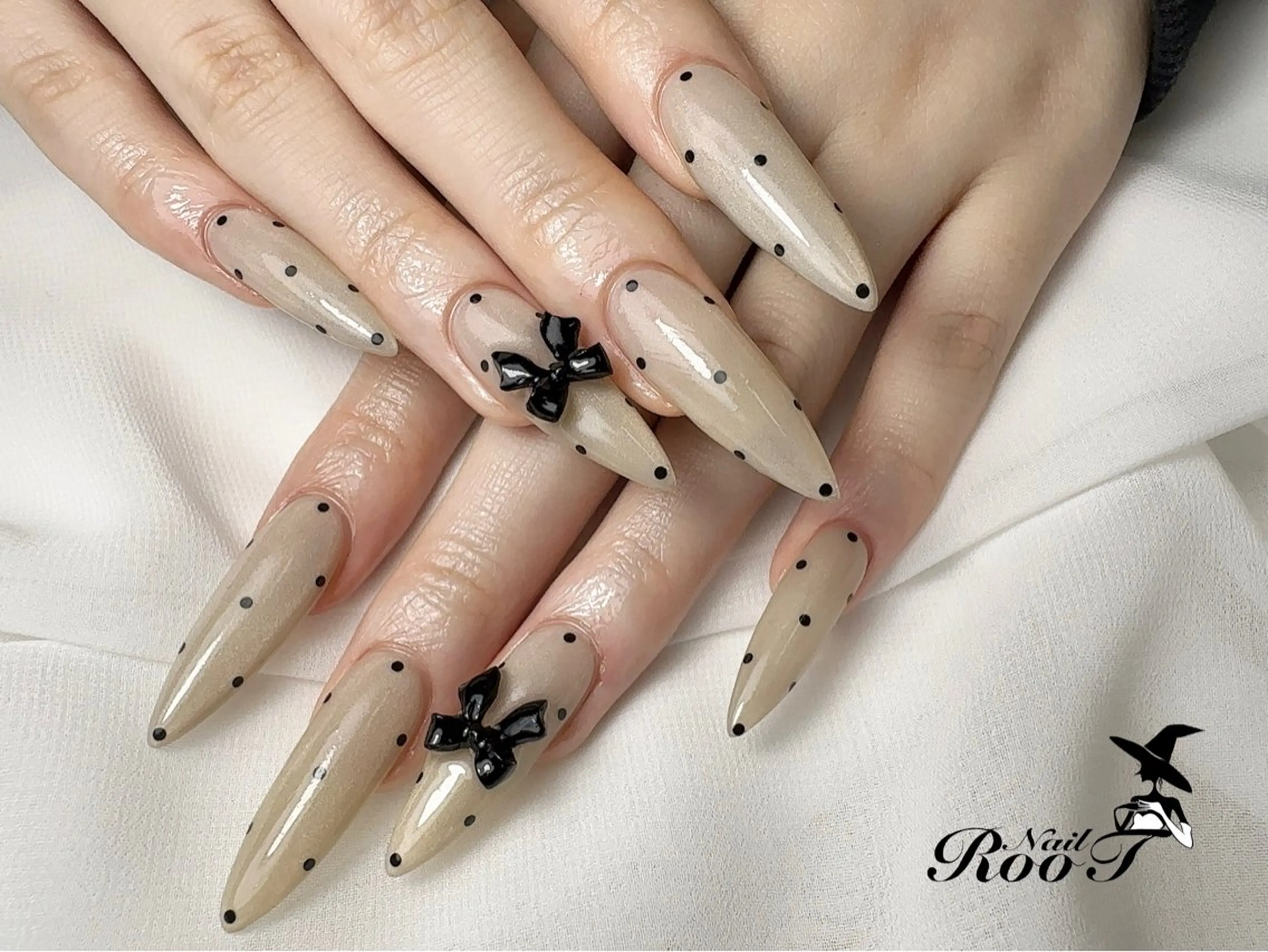 ネイル ドット マグネットネイル ハンドネイル RooT Nailのネイルデザイン