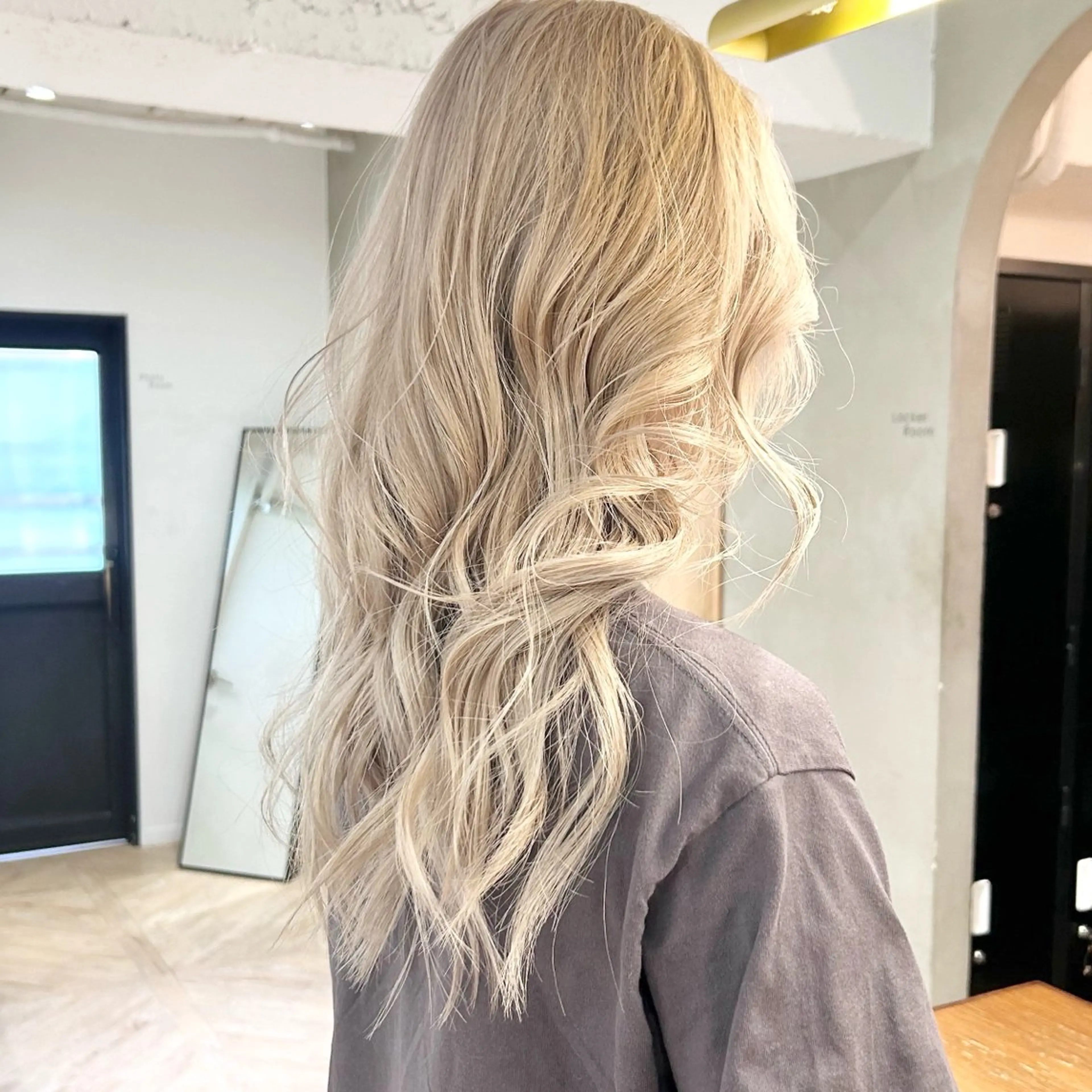 🧝🏼‍♀️カット+ブリーチ+カラー+トリートメント🧝🏼‍♀️✂️👑🥣🍀の写真