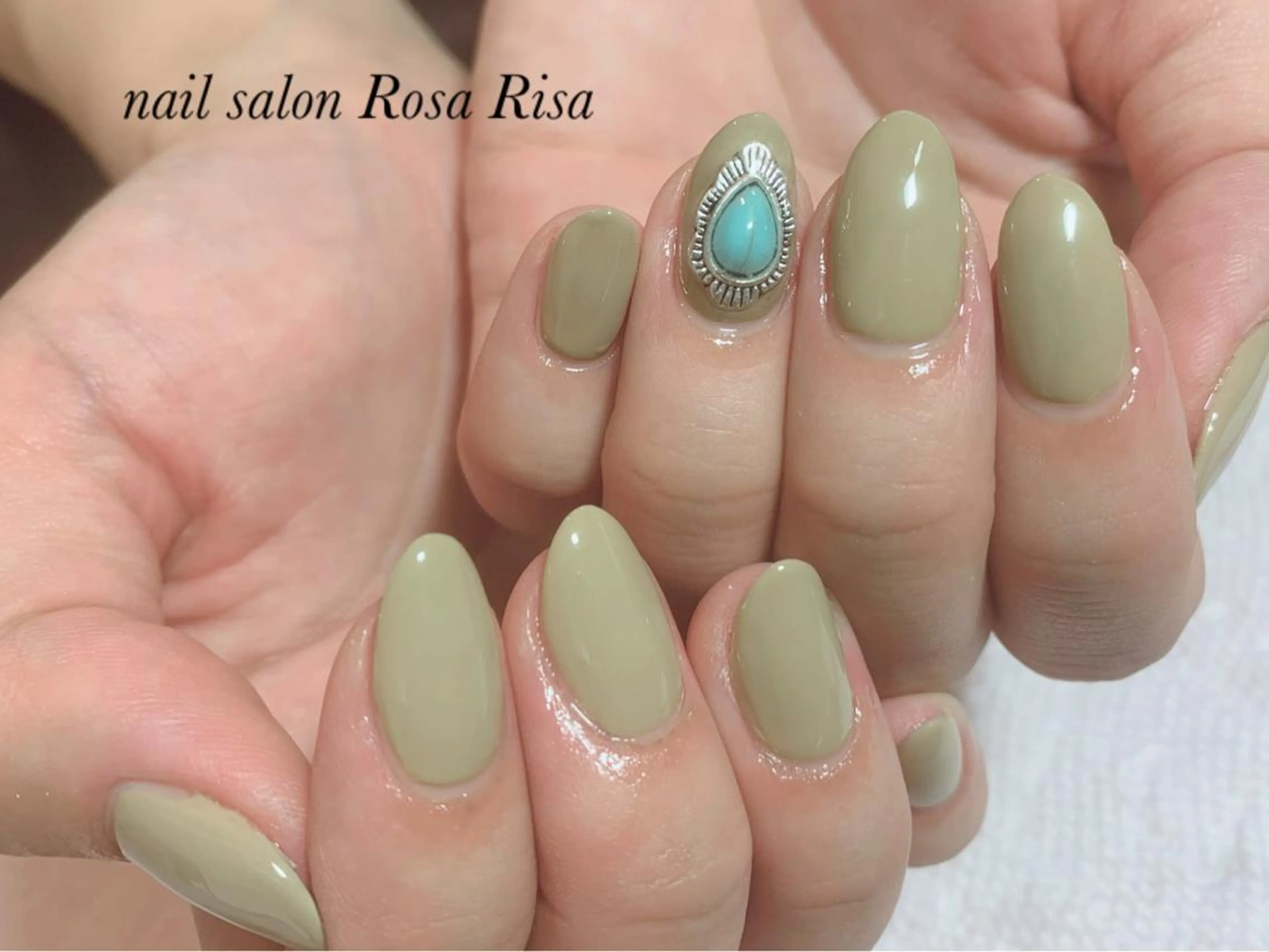 ミディアム ネイル ハンドネイル ネイルスタジオ シェイクユアハンズのネイルデザイン