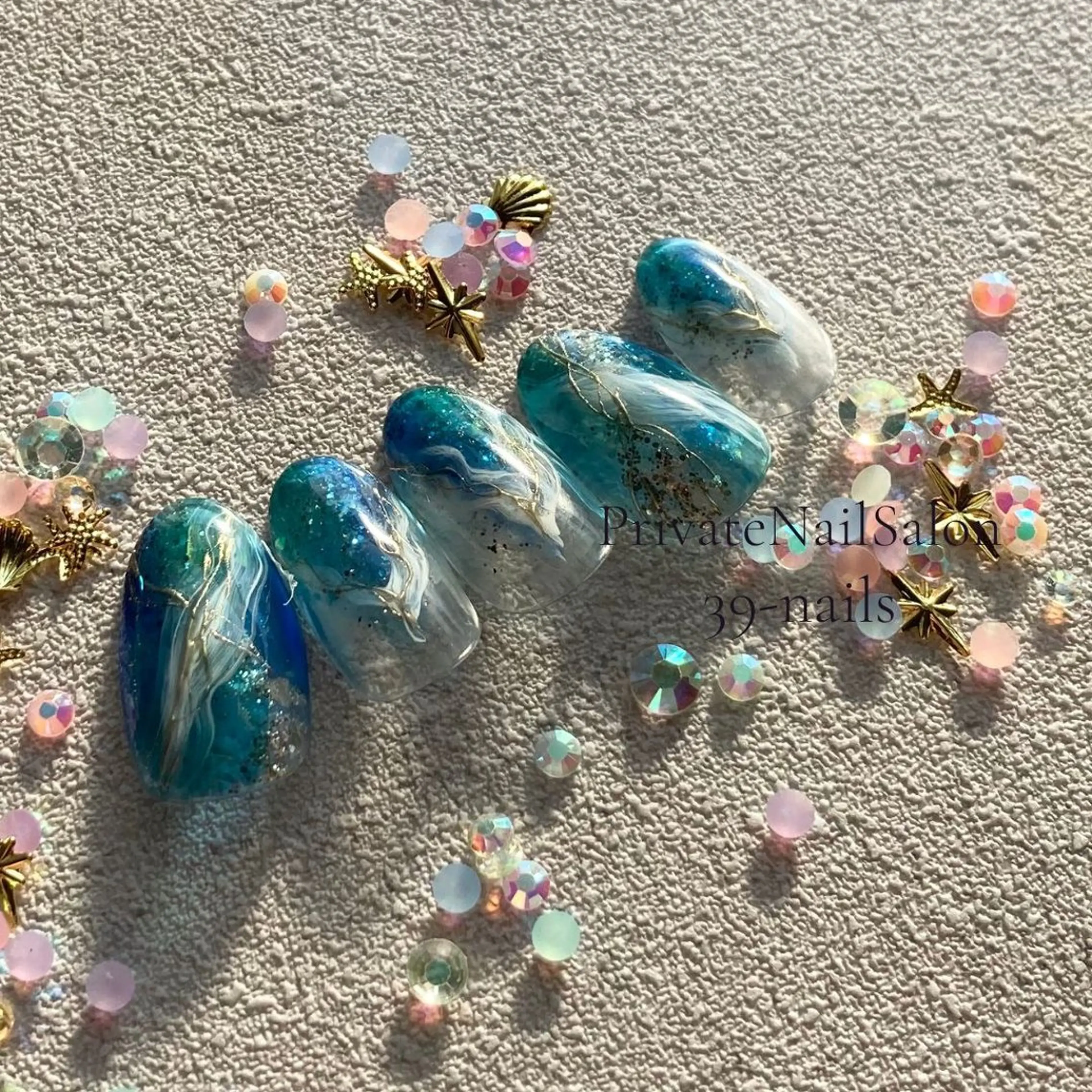 ネイル ジェルネイル キラキラネイル ニュアンスネイル パラジェル 夏ネイル 39-nails EharaMikuのネイルデザイン