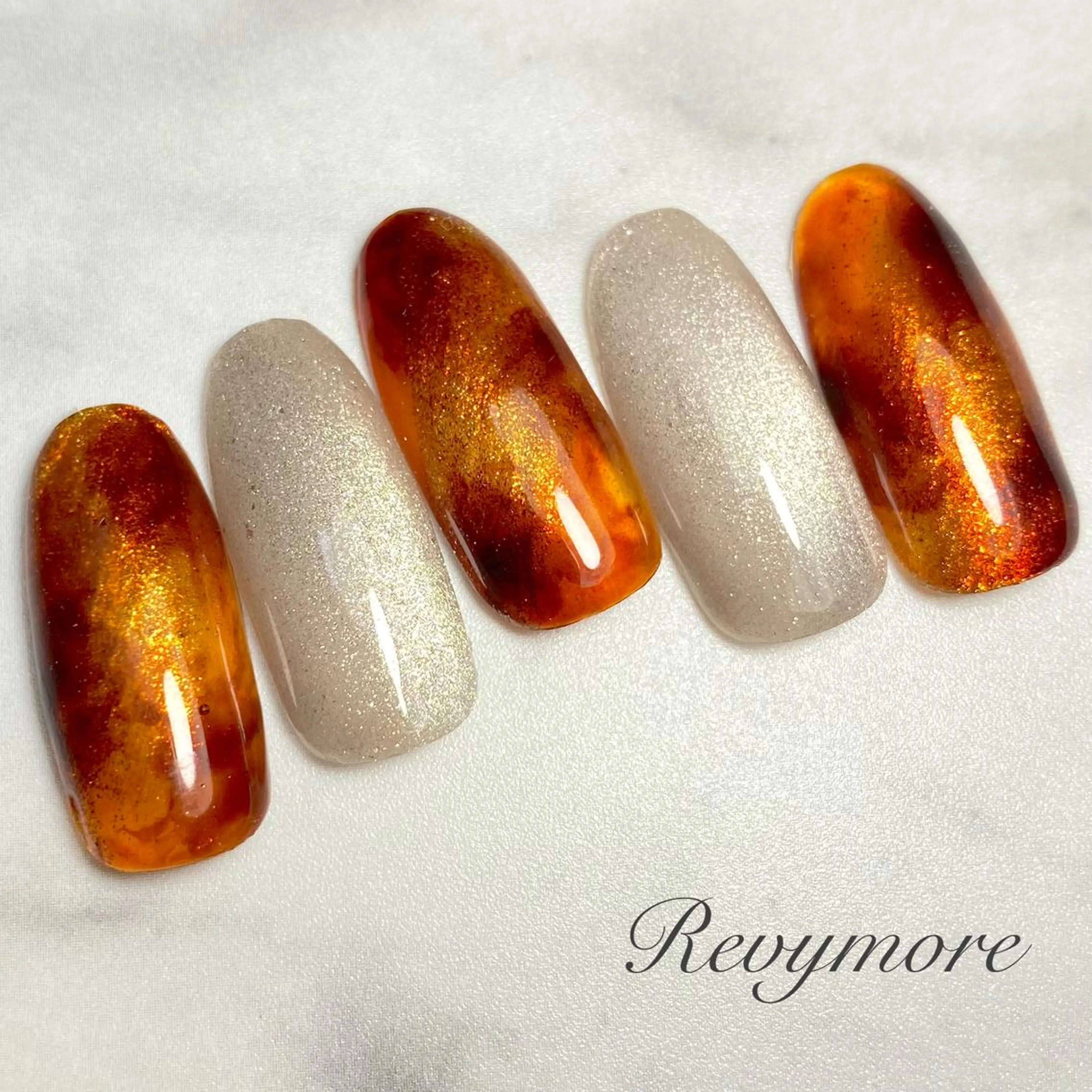 ミディアム ネイル 韓国風ヘア アニマル柄 アートネイル べっ甲ネイル ジェルネイル nail salon Revymore所属・nail salon Revymoreのネイルデザイン