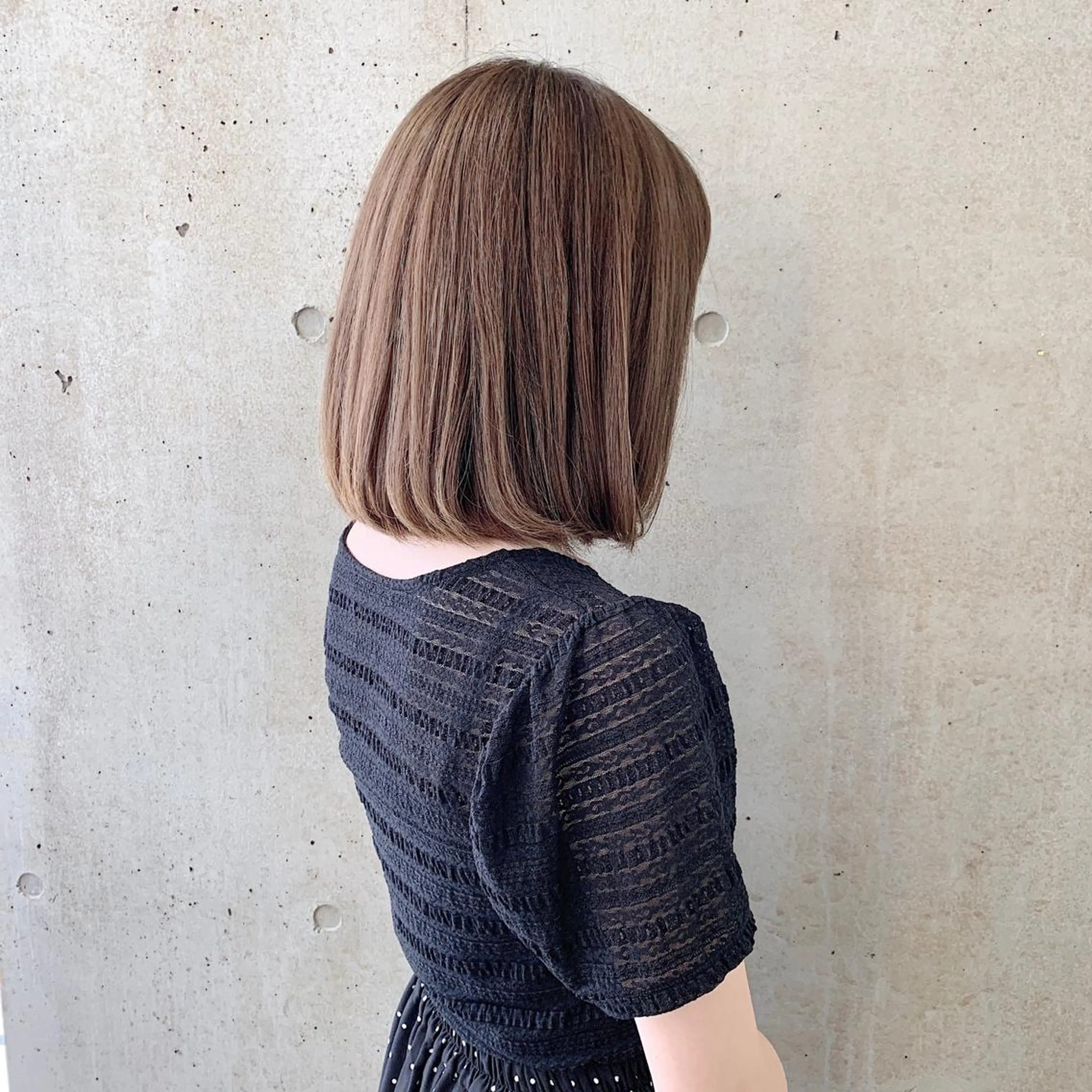 ミディアム カラー アッシュ ベージュカラー 二宮 早智子のヘアスタイル