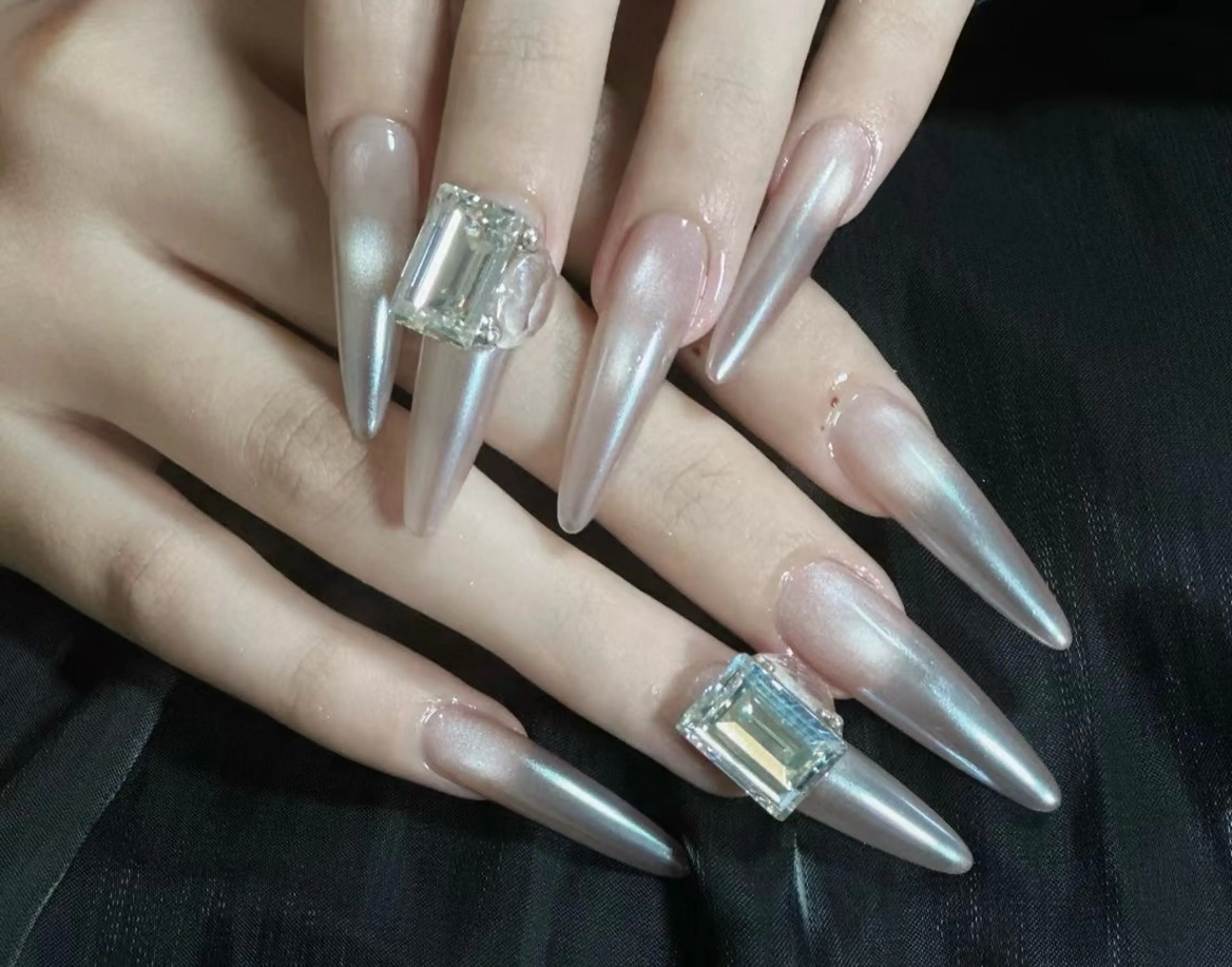 ネイル ハンドネイル LULU Nail  Salon 新宿所属・LU LU NailSalonのネイルデザイン