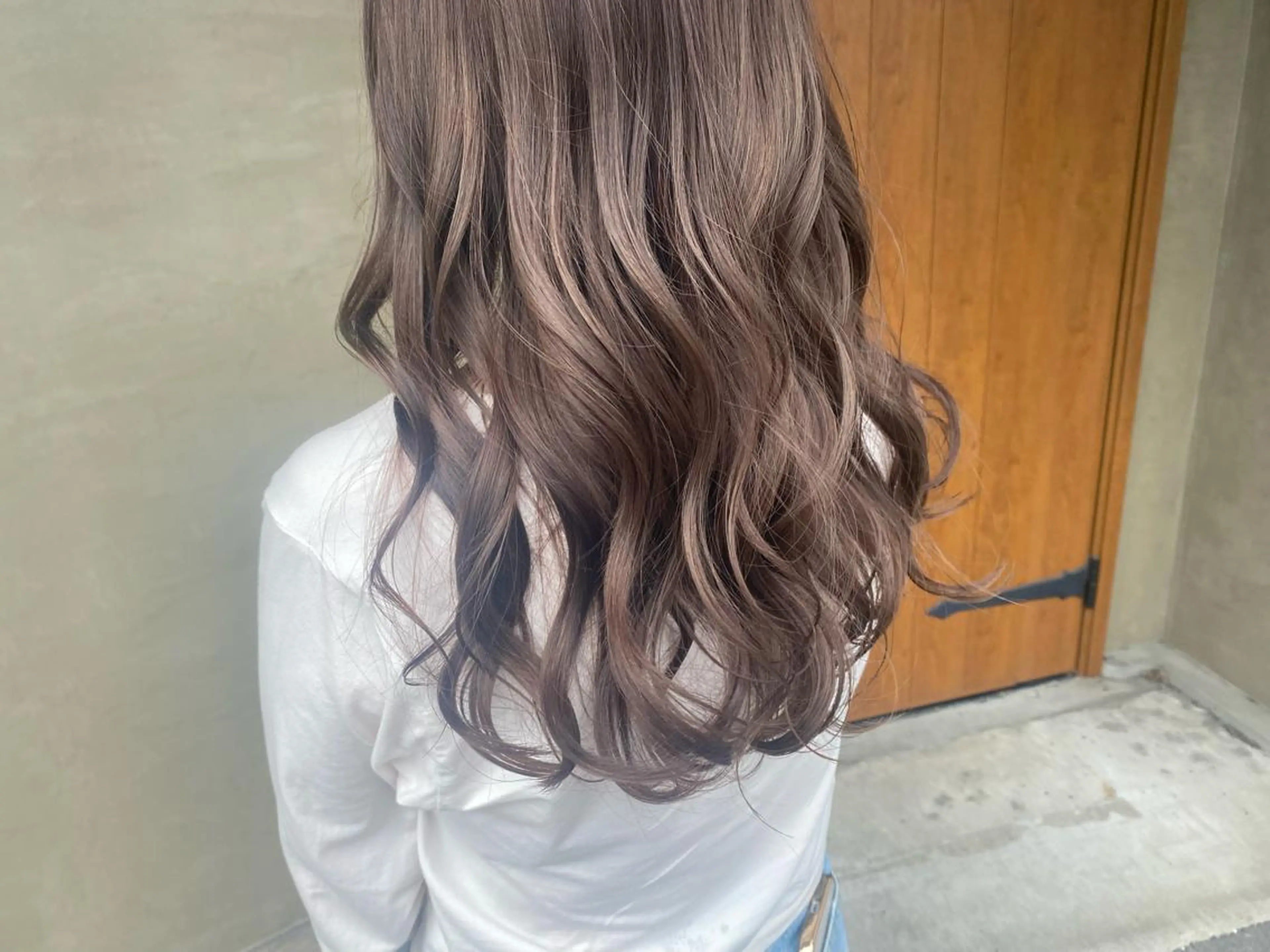 セミロング カラー ブリーチ グレージュ ラベンダーカラー ラベンダーグレージュ ラベンダーグレー 柔らかカラー🥛 mayucoのヘアスタイル