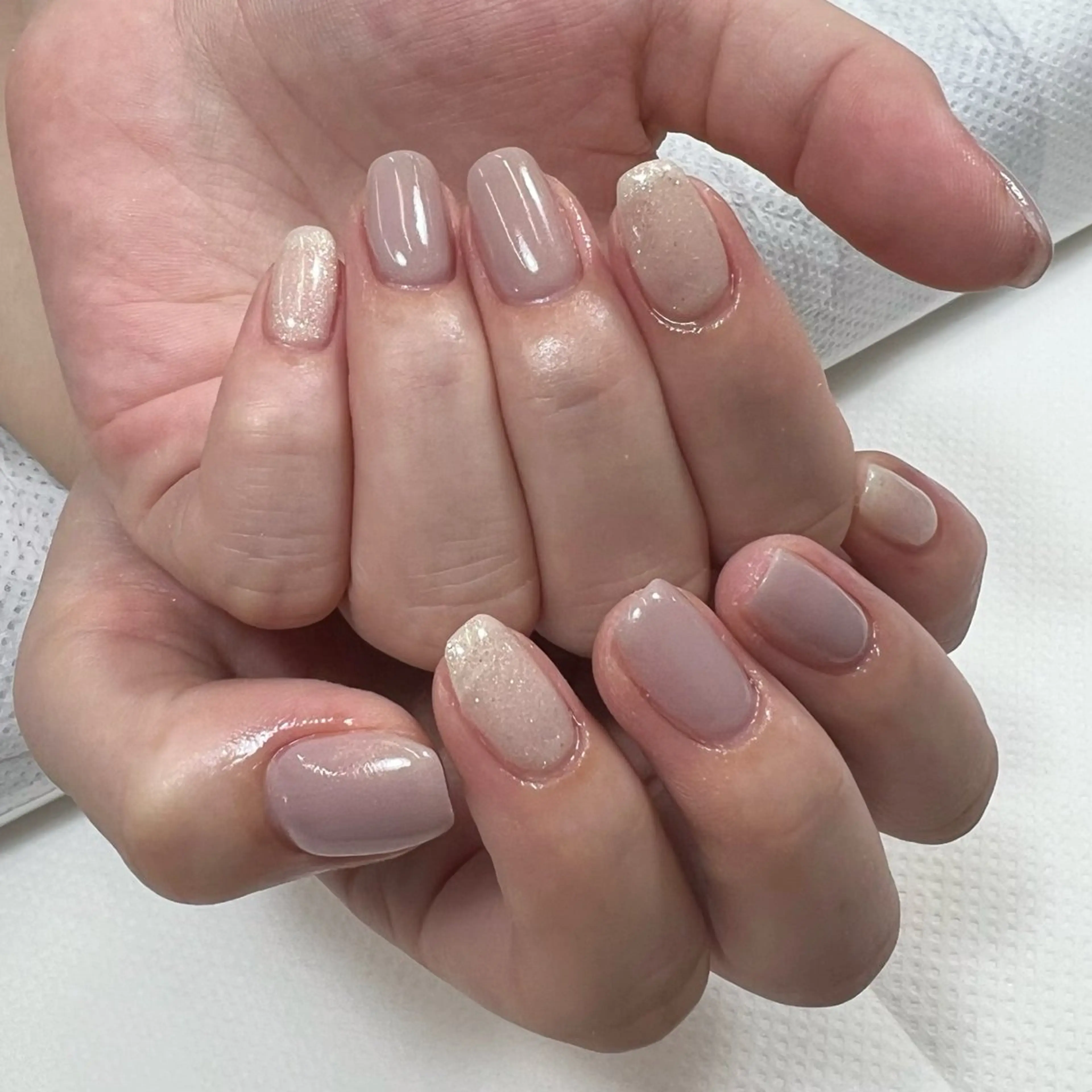 ネイル ラメ(グリッター) パープル ホワイト ハンドネイル Nishimura Amiのネイルデザイン