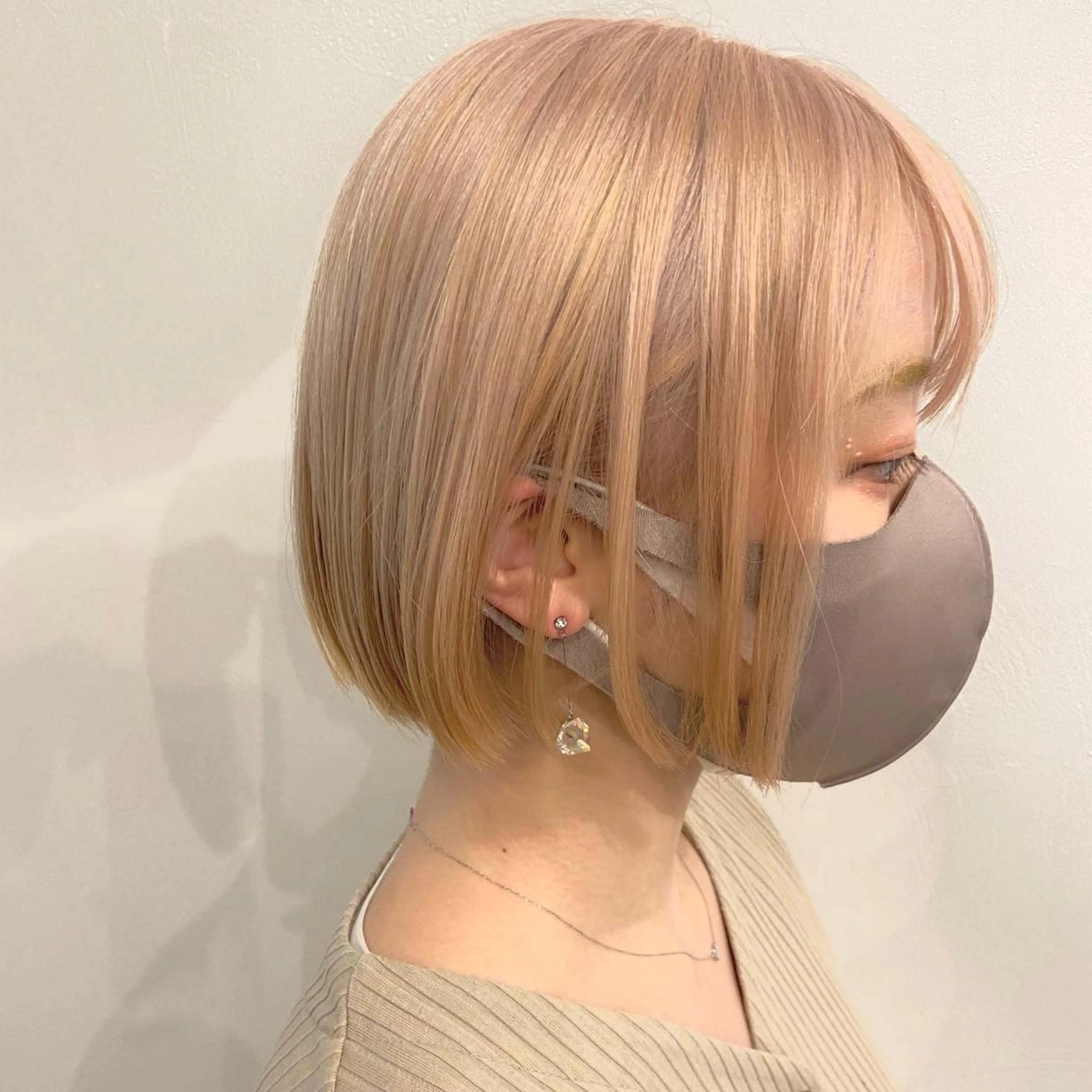 ショート カラー écouter所属・ショート/ウルフ ハイトーン/カイセイのヘアスタイル