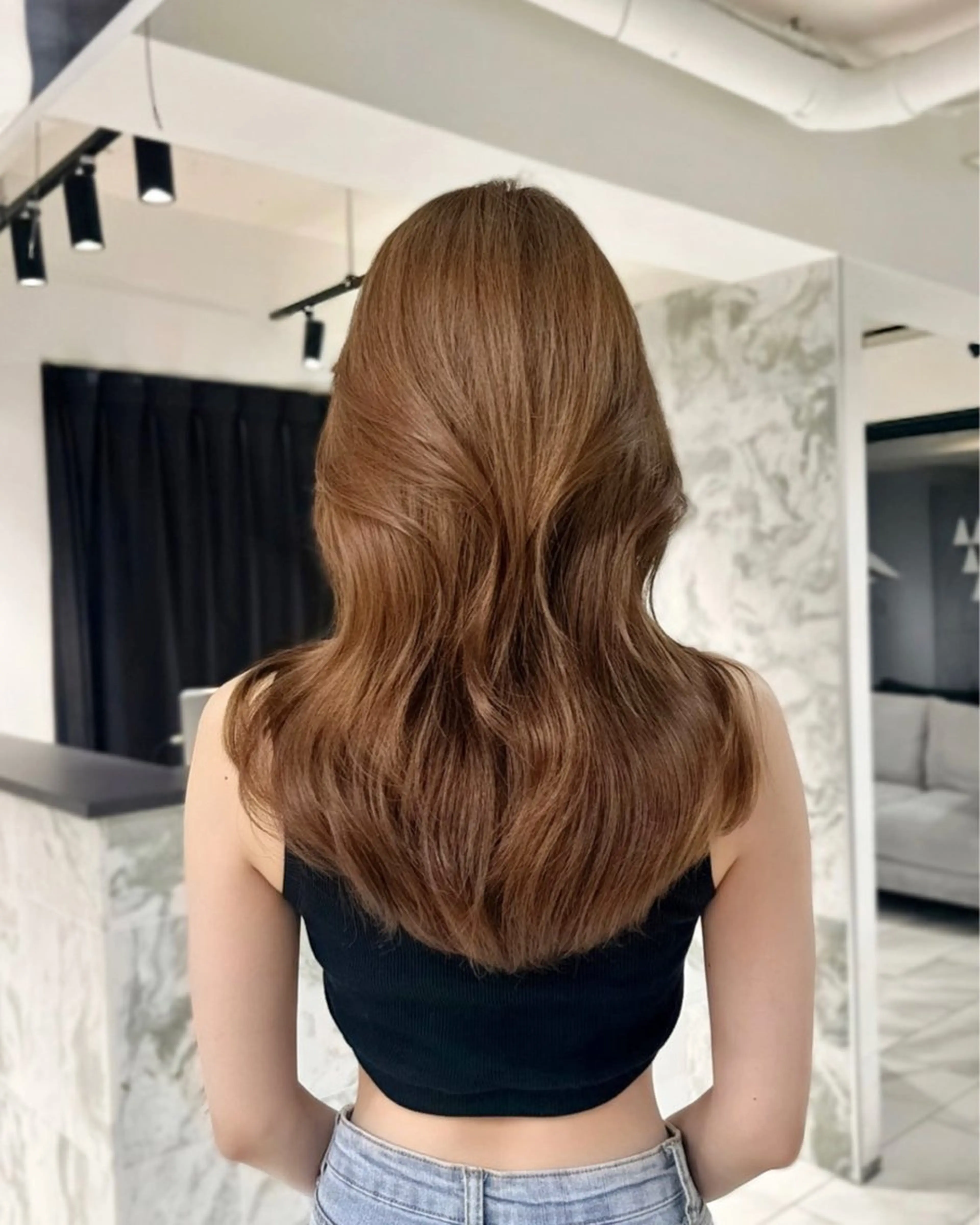 セミロング くびれヘア 韓国風ヘア レイヤーカット カット ヘアカラー トリートメント LEVIJU hair所属・韓国ヘア🕊村上 ののこ🕊のヘアスタイル