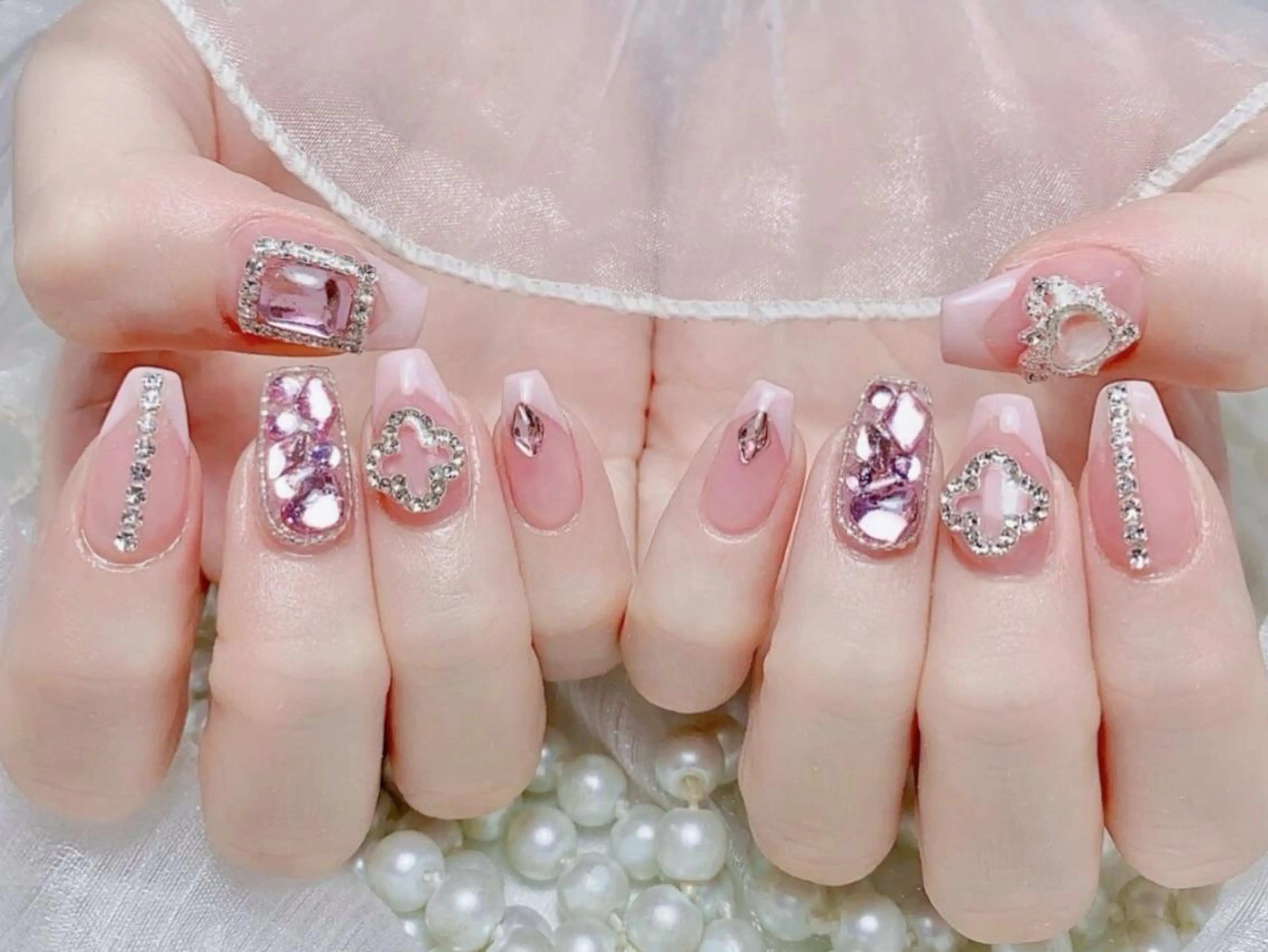 ネイル Aurum nailのネイルデザイン