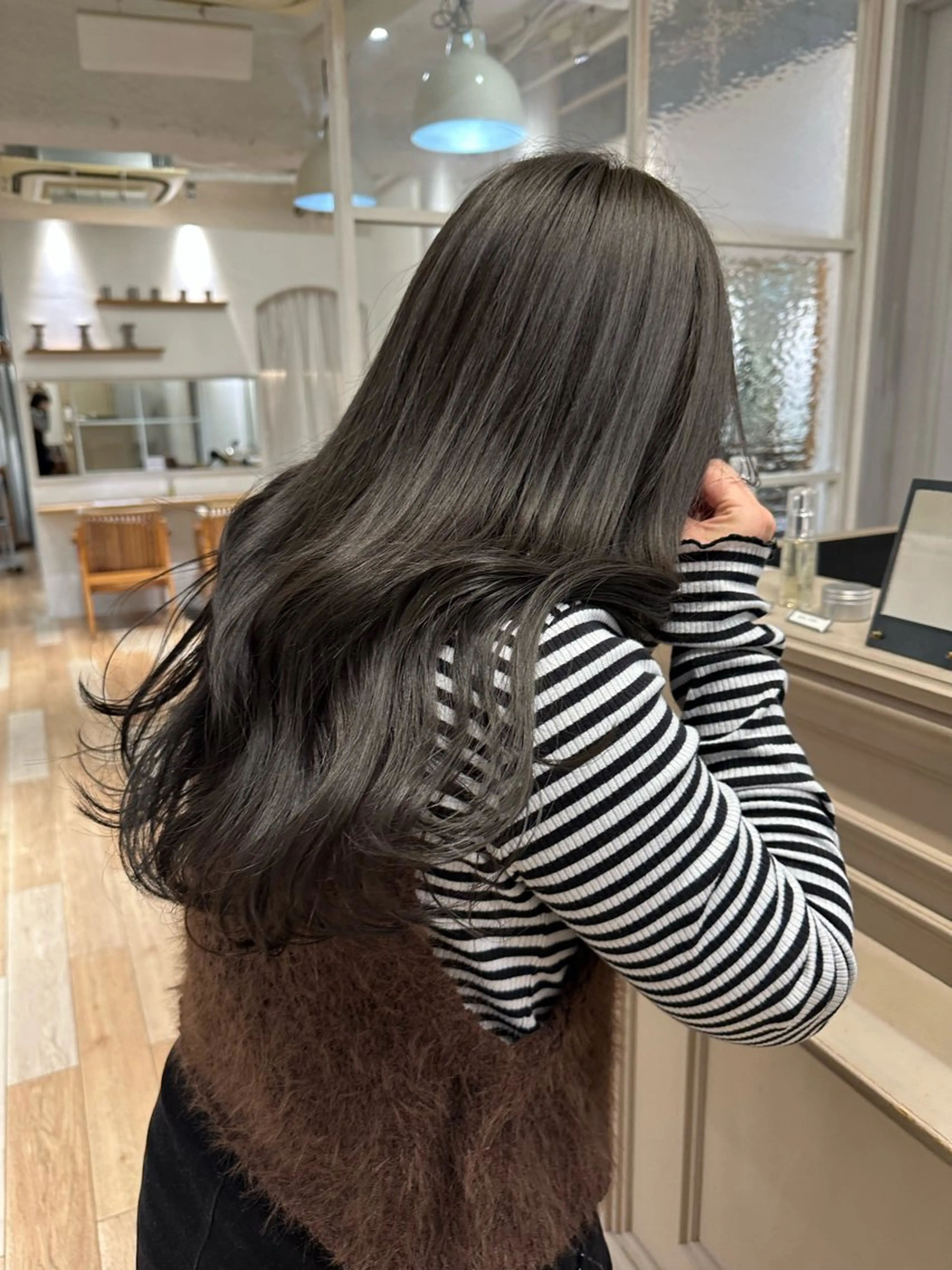 ロング カラー ブリーチ グレージュ ハイトーンカラー ブリーチなしカラー オリーブグレージュ カット ヘアカラー トリートメント REINA☁️透明感 カラー/ぷつっと♡のヘアスタイル