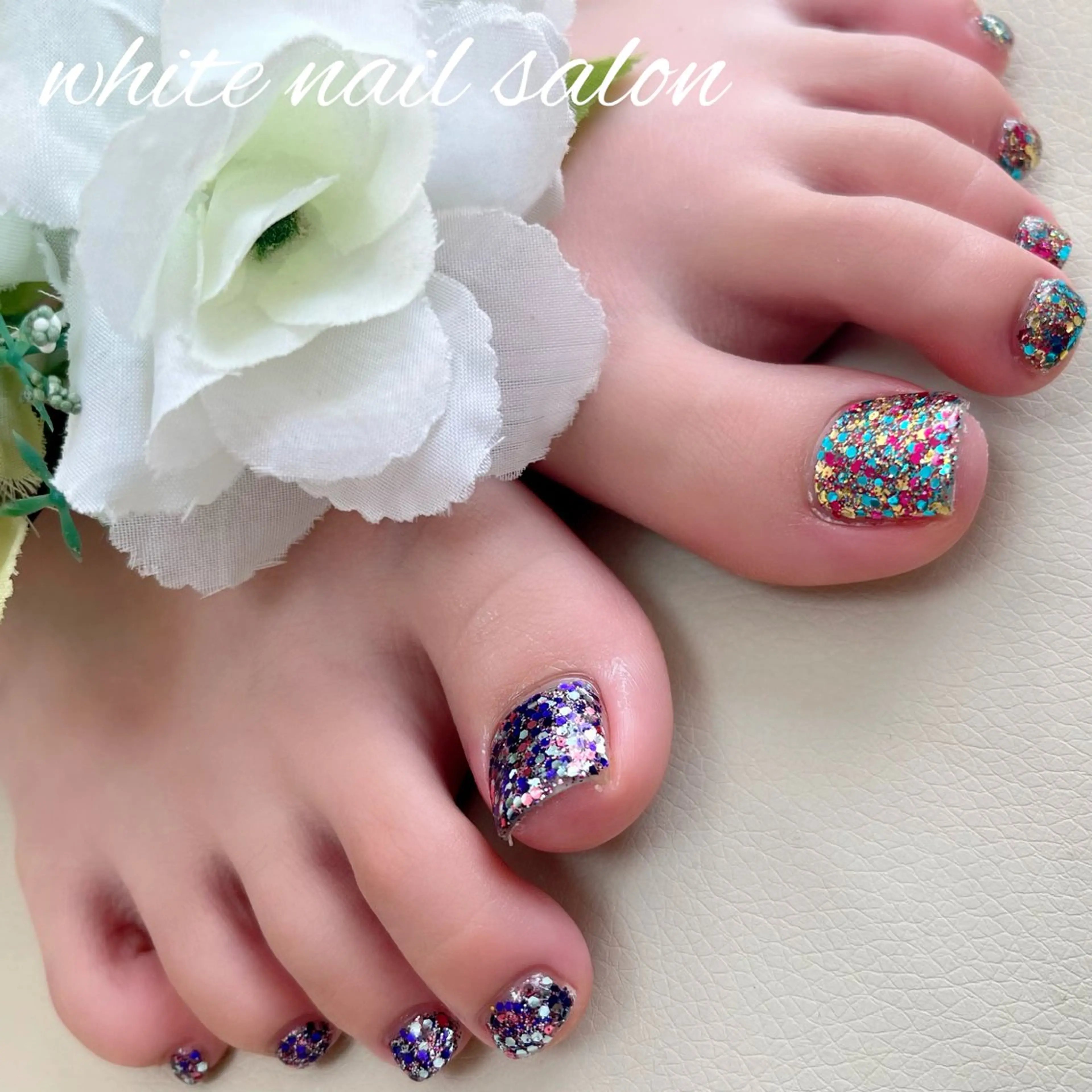 ネイル ラメ(グリッター) フットネイル white nail salonのネイルデザイン