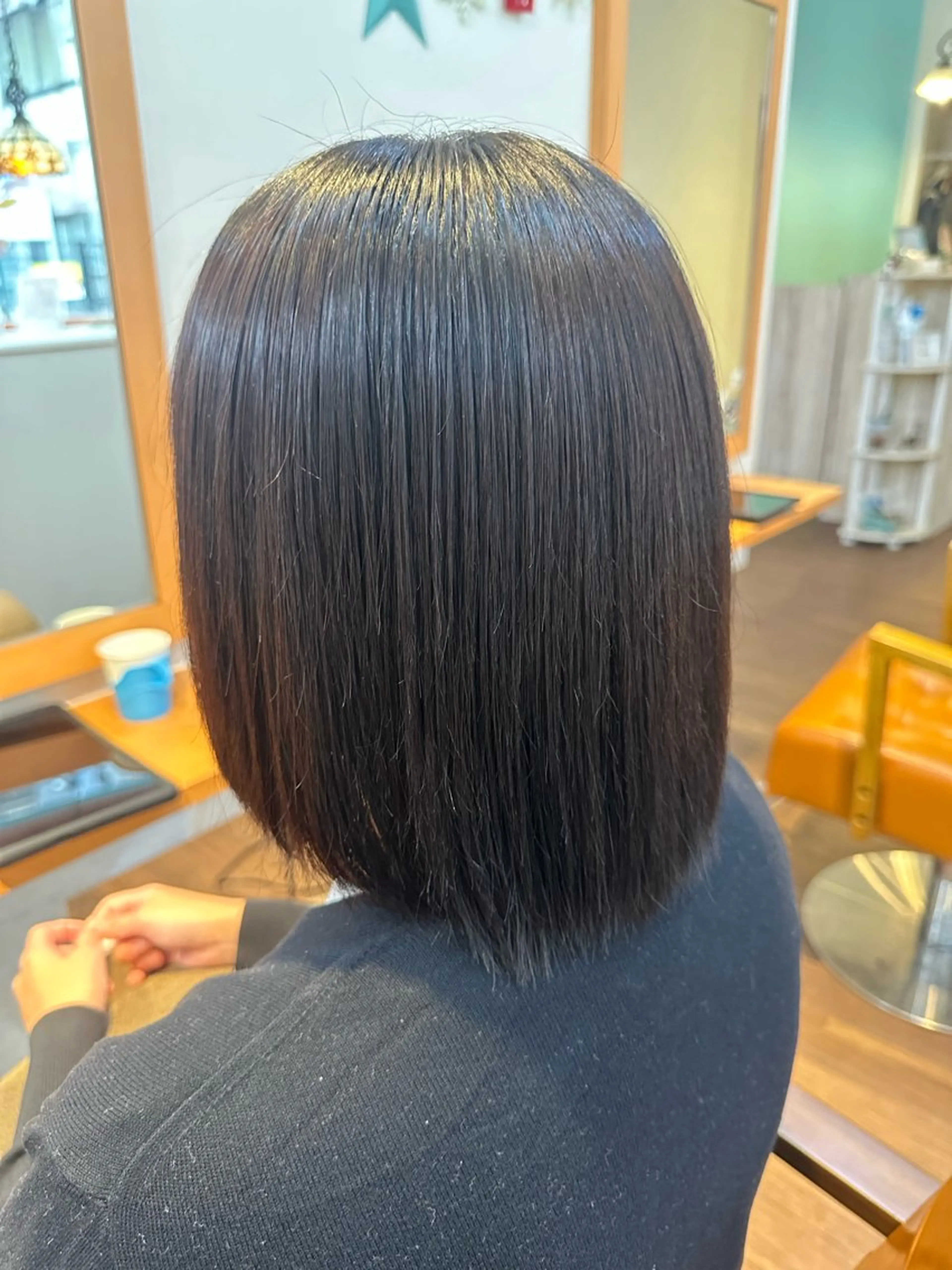 ミディアム カット 縮毛矯正 渋谷 美優のヘアスタイル