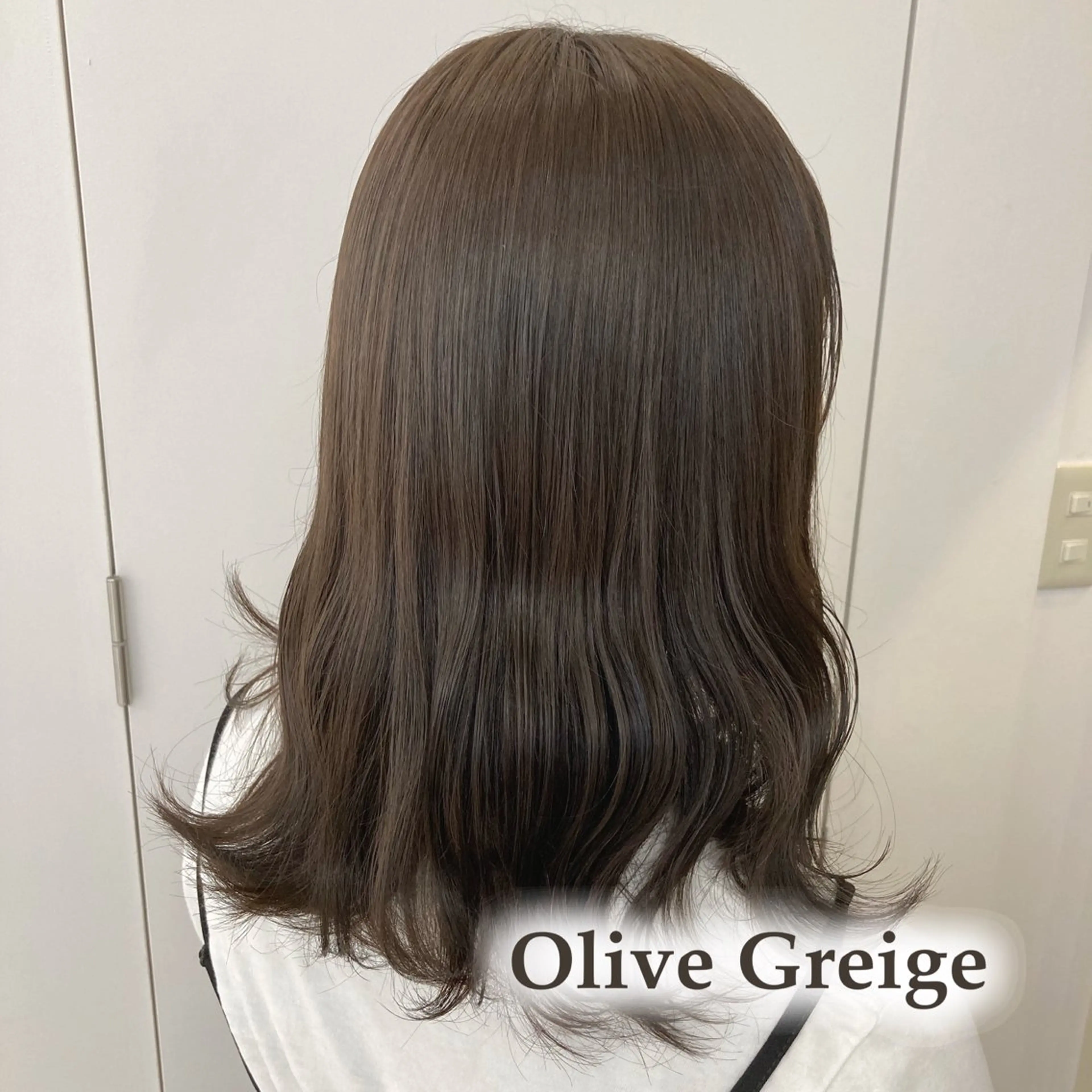 セミロング カラー グレージュ オリーブグレージュ オリーブグレー ParveMix￤ 出石 菜々🥂のヘアスタイル