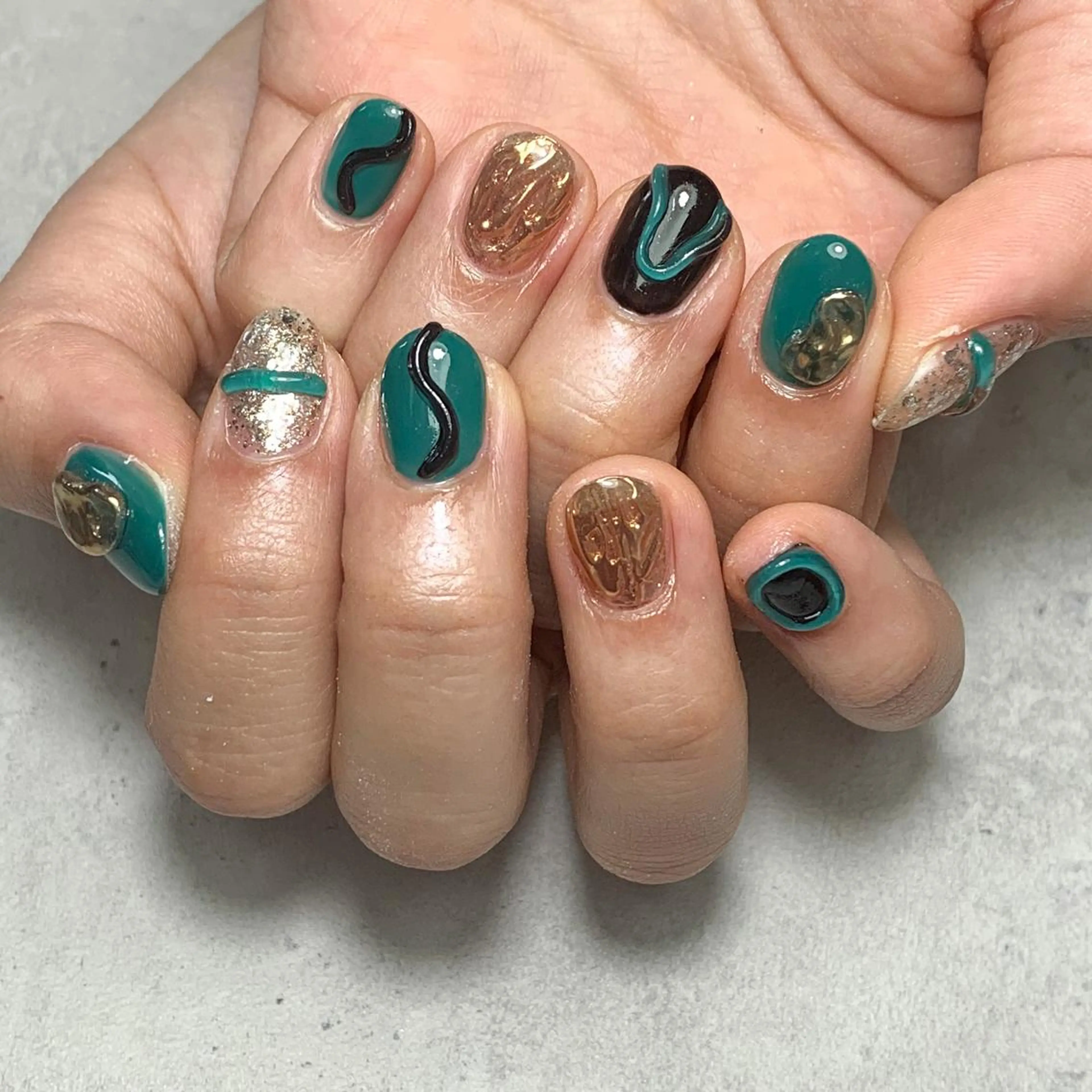 ネイル atelier　FIORITURA所属・FIORITURA aiのネイルデザイン