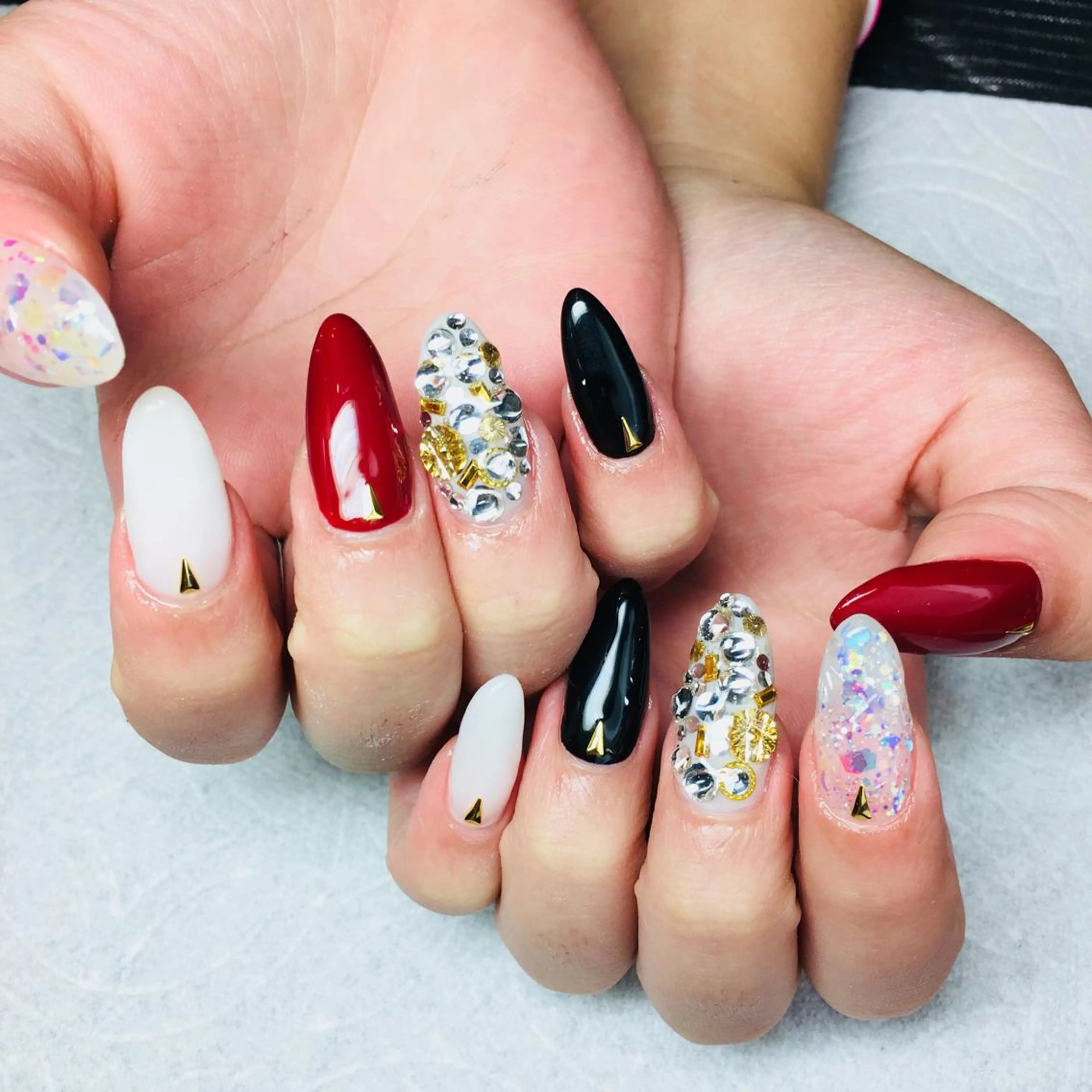 ネイル THECOLORS所属・近貞 莉奈のネイルデザイン