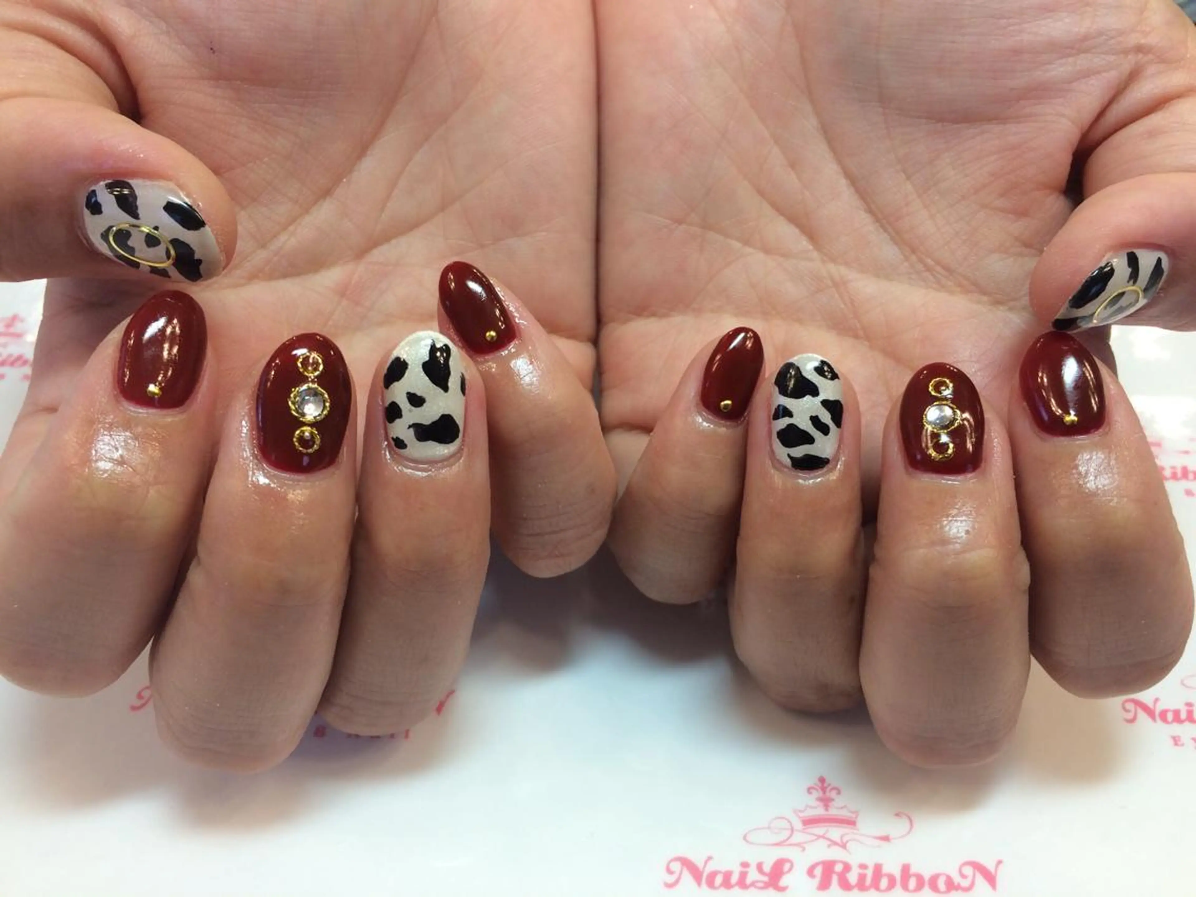 ネイル ネイルリボン 受付スタッフのネイルデザイン