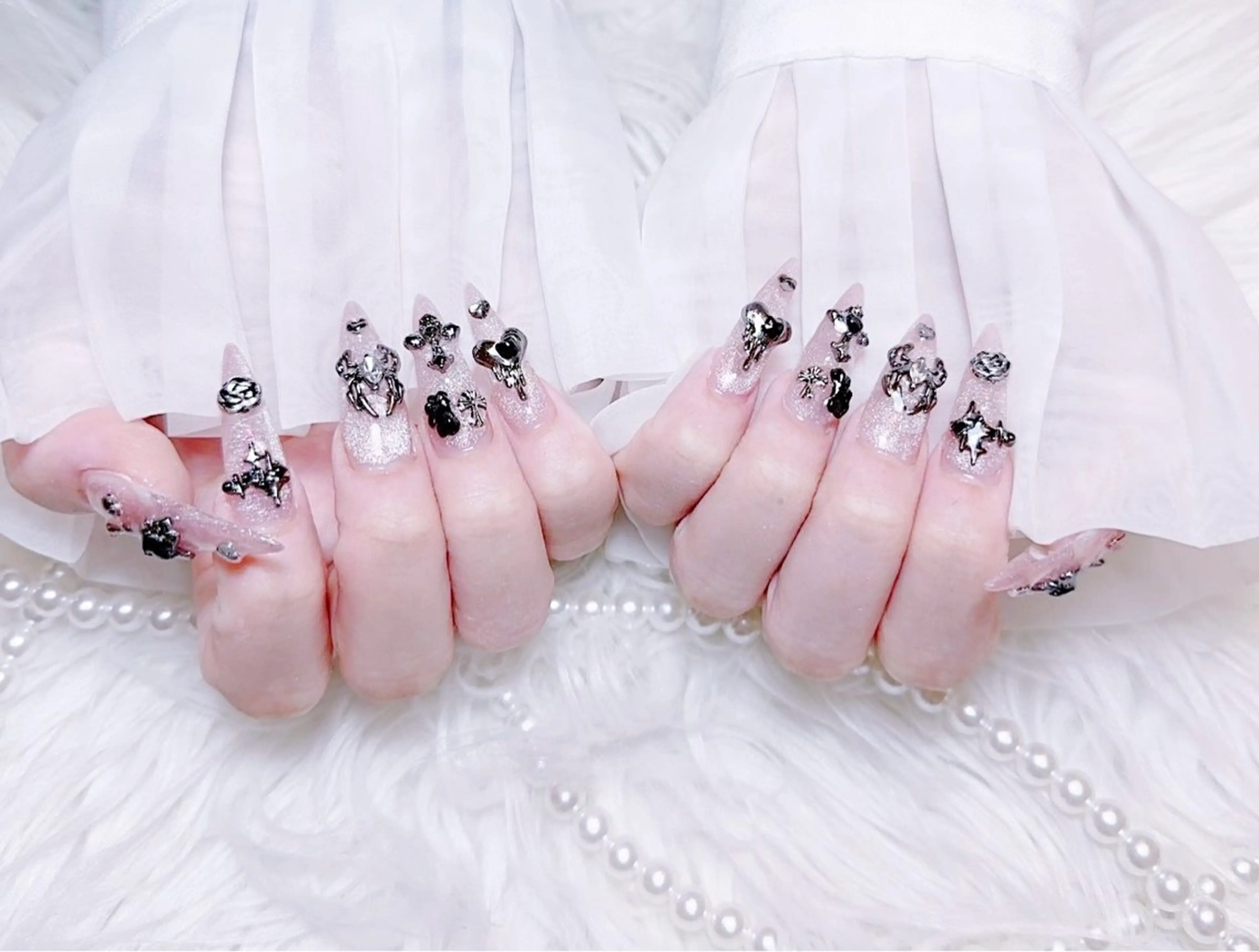 ネイル チークネイル 長さ出し フラワーネイル フレンチネイル ガーリー ハンドネイル NEW NAIL所属・NEW NAIL 池袋のネイルデザイン