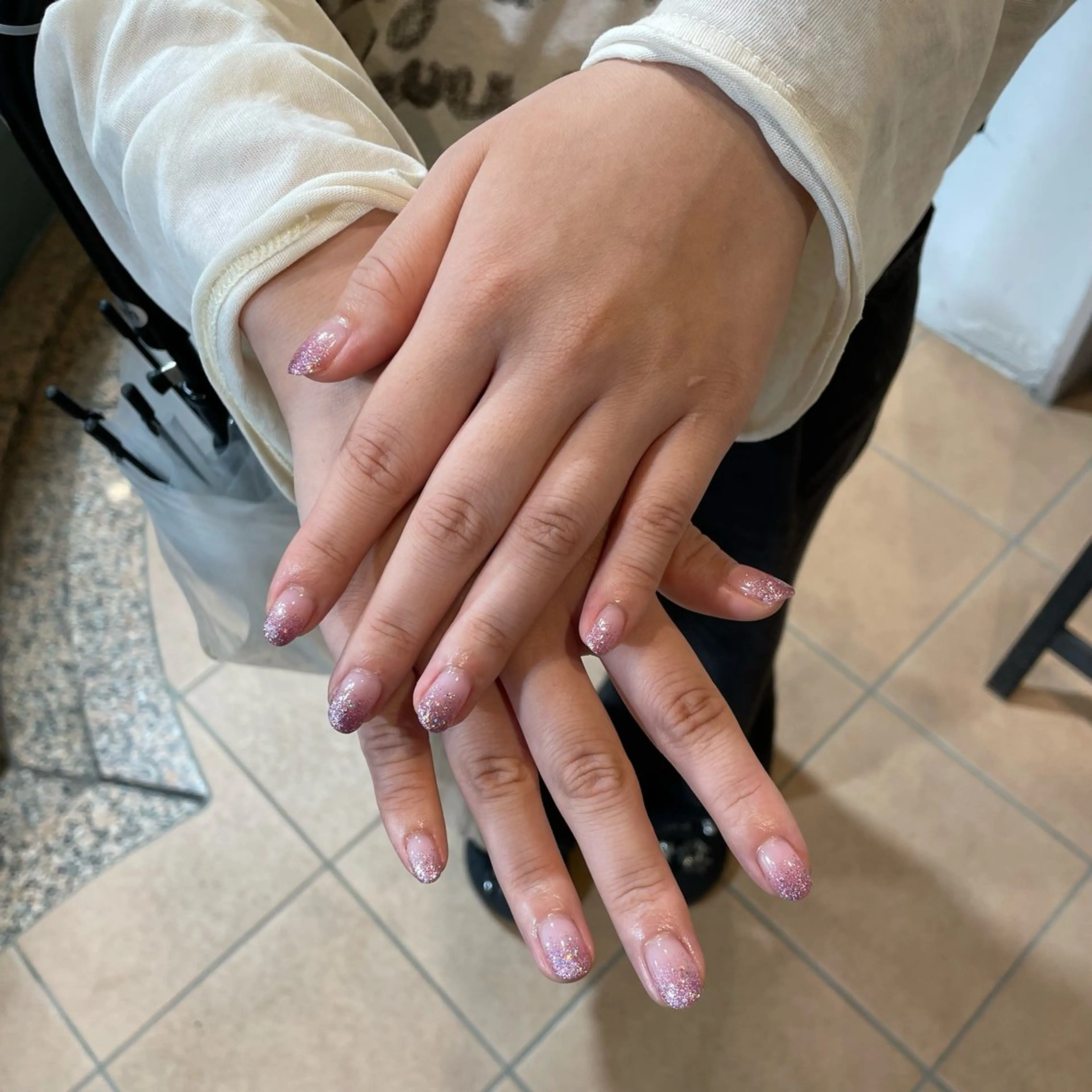 ネイル グラデーション ホログラムネイル ラメ(グリッター) 友野 遥のネイルデザイン