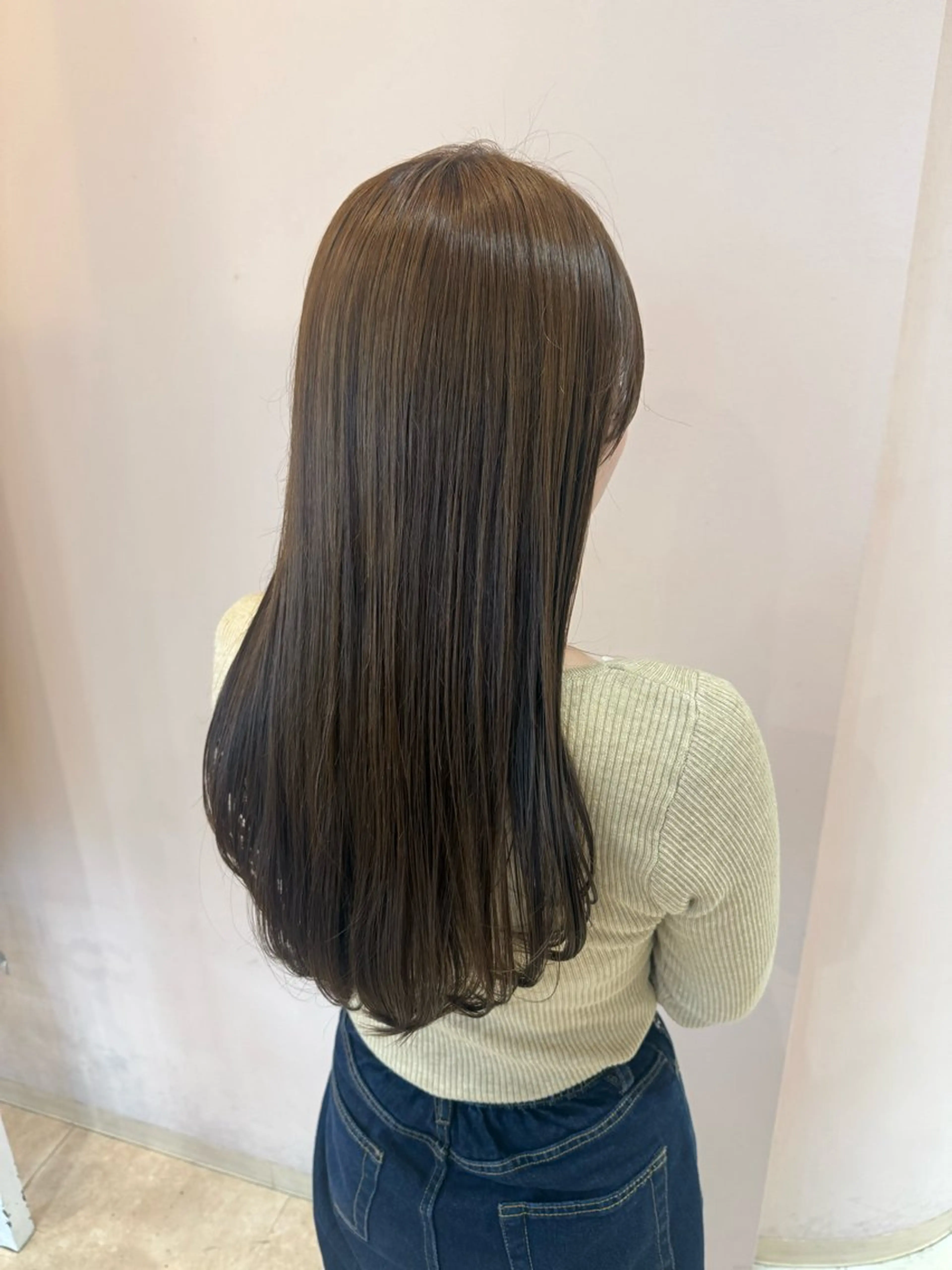 ロング カラー ベージュカラー オリーブベージュ レイヤーカット カット ヘアカラー Reginavita栄店 【レジナヴィータ】所属・鈴木 二依奈のヘアスタイル