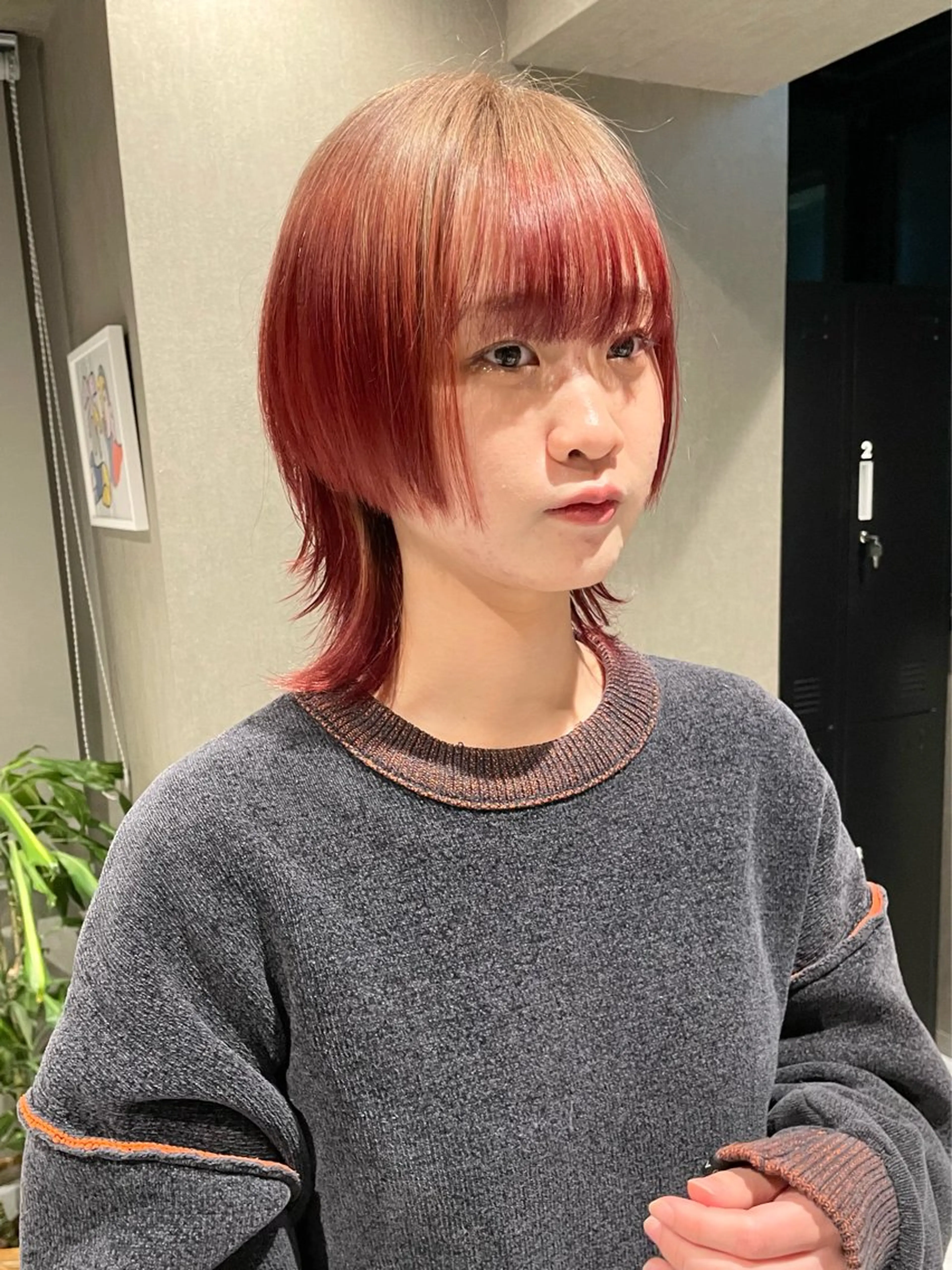 ミディアム カラー ベージュカラー レッドカラー ウルフカット カット ヘアカラー トリートメント パーマ、ストパー モデル募集、ちはるのヘアスタイル