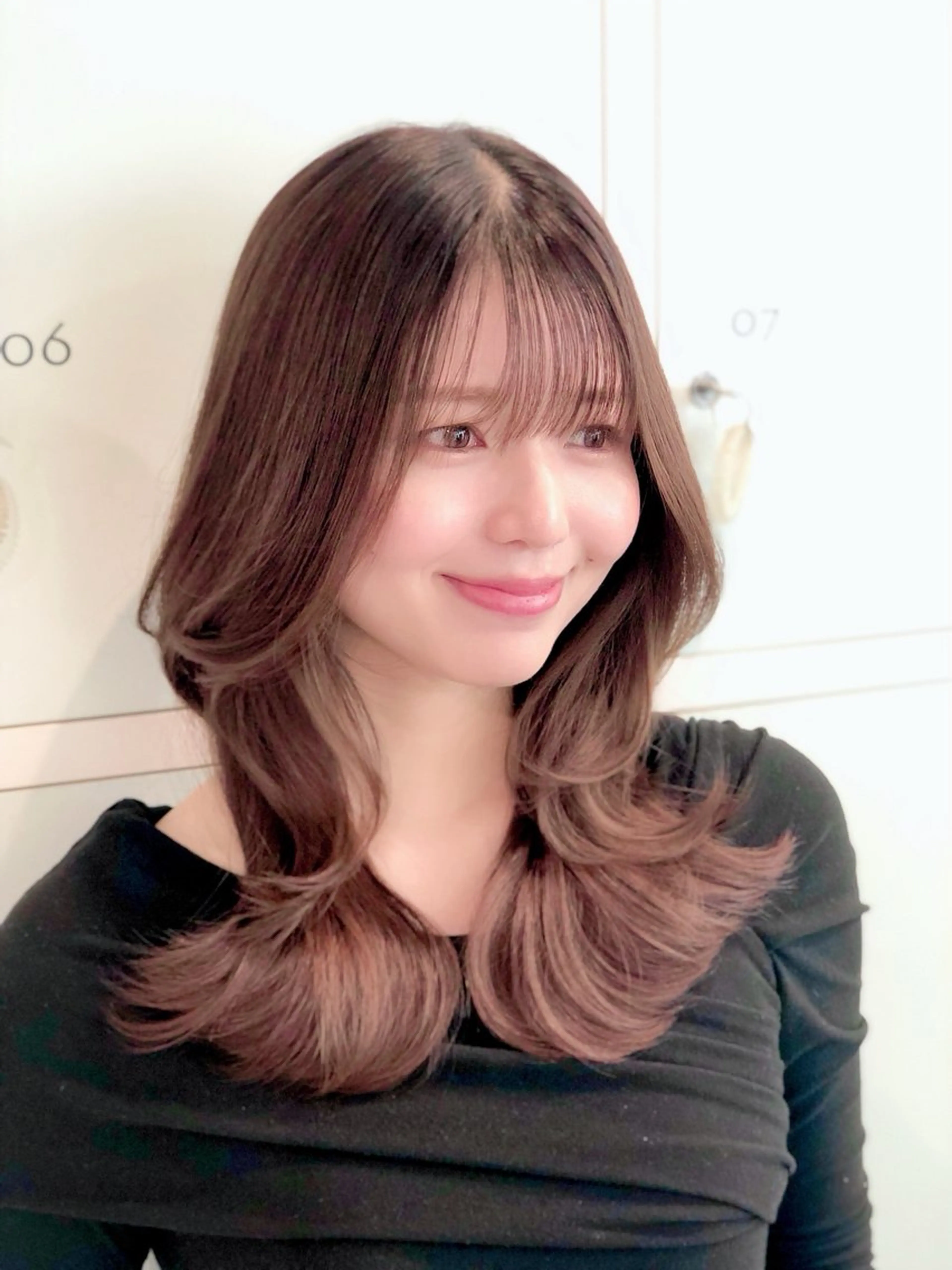 セミロング カラー ベージュカラー ブラウンカラー くびれヘア くびれレイヤー レイヤーカット カット ヘアカラー 門田 恭弥のヘアスタイル