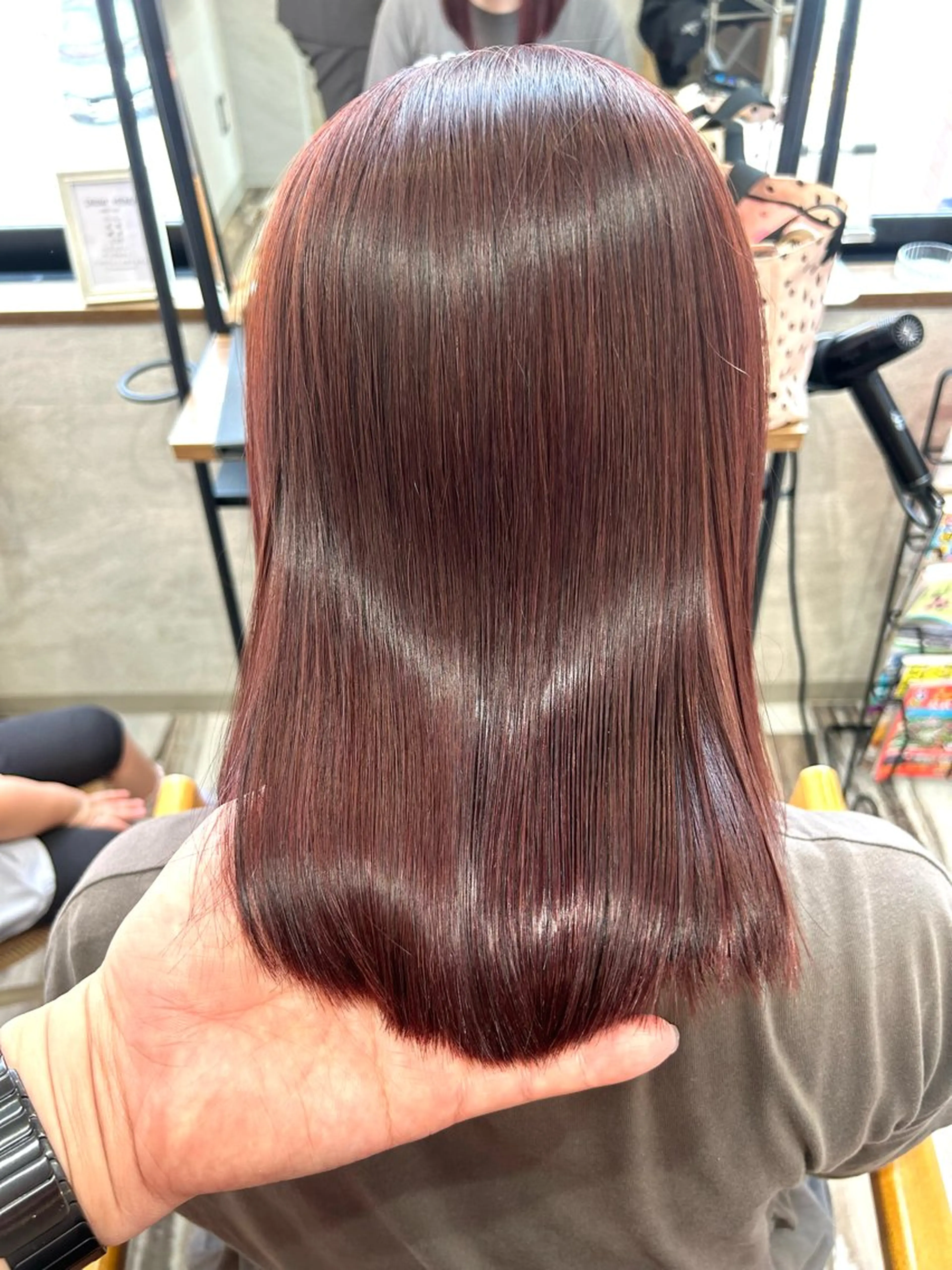 ミディアム ピンクブラウン ヘアカラー Hair Lounge Rough所属・カラーモデル募集中 🌟/hiyoriのヘアスタイル