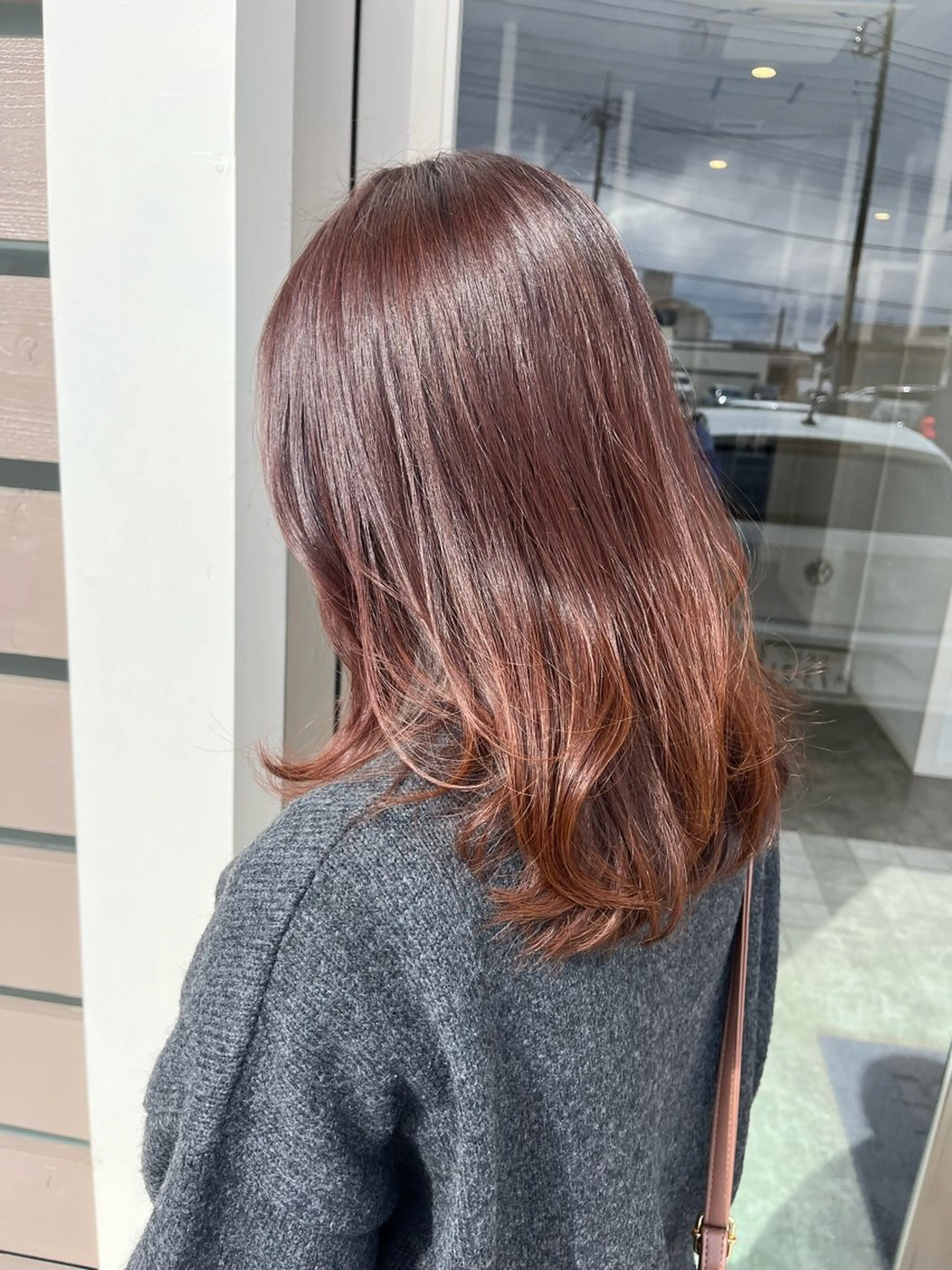 セミロング カラー ベージュカラー ピンクカラー ピンクベージュ ヘアカラー トリートメント 堀越 エリのヘアスタイル