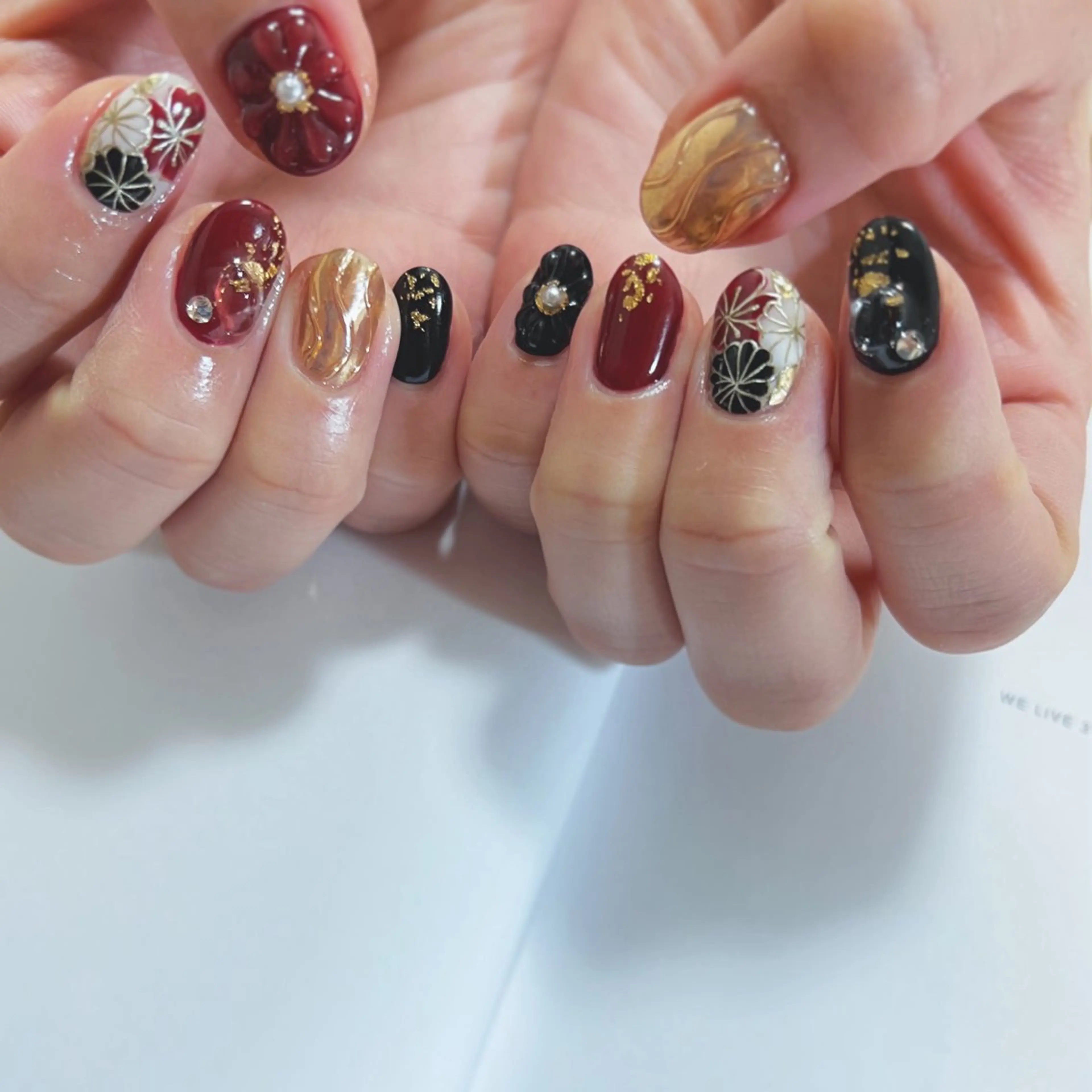 ネイル ボルドー フラワーネイル 持ち込み 冬ネイル ハンドネイル pointillé .ayaのネイルデザイン