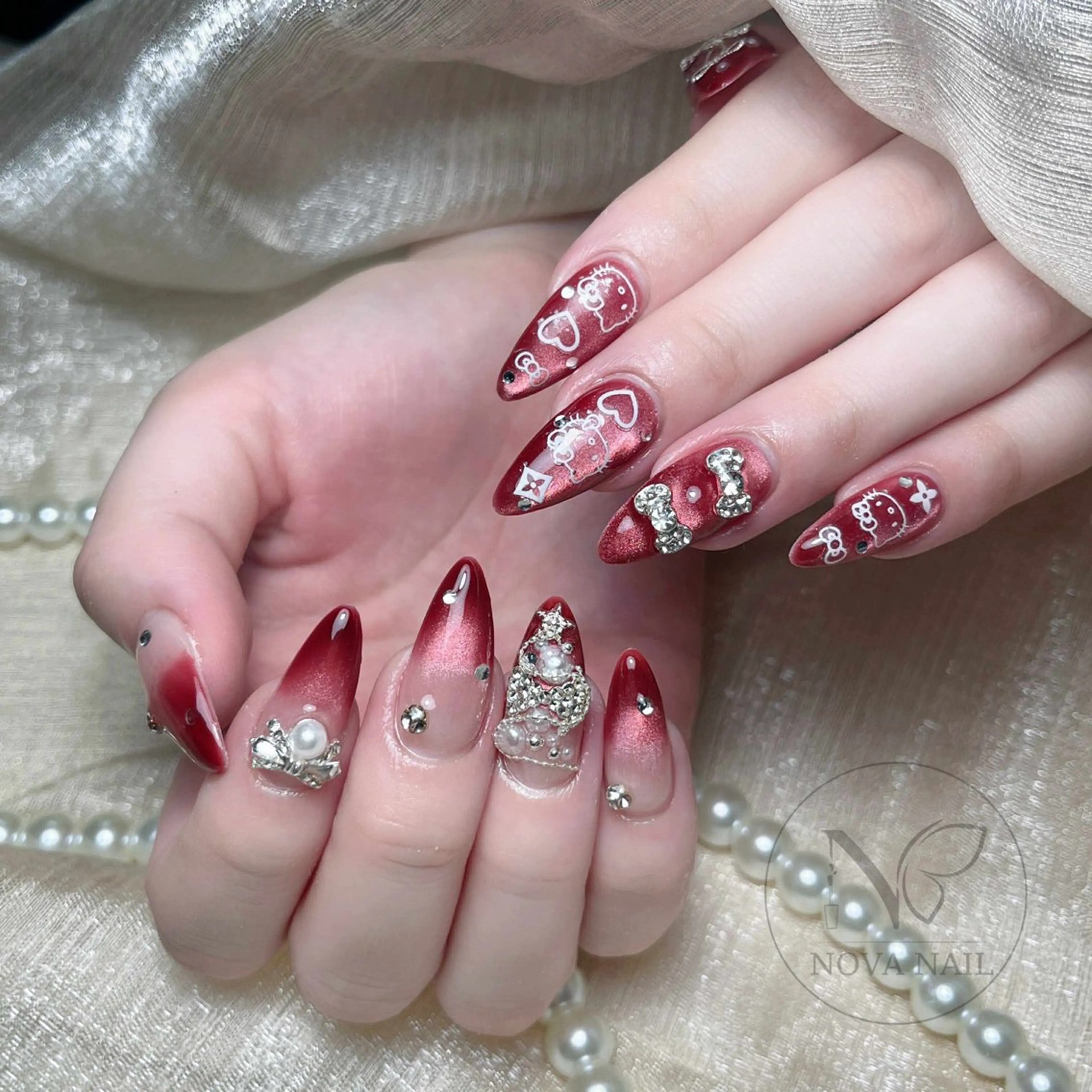 ネイル アートネイル ジェルネイル キラキラネイル ミラーネイル ニュアンスネイル ハンドネイル ハンドケア Nova Nail Nambaのネイルデザイン