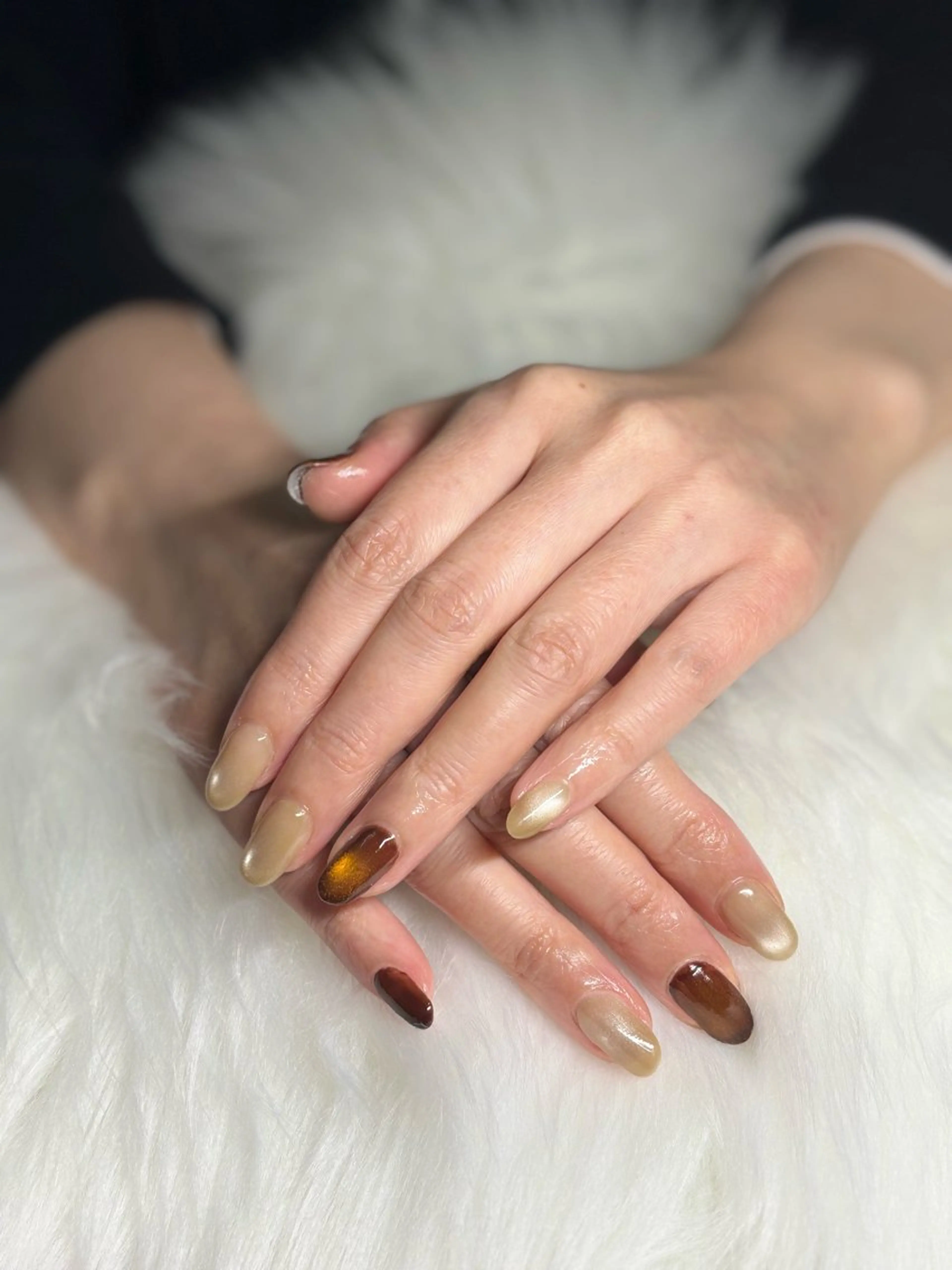 ネイル ブラウン ゴールド ハンドネイル Re:am-リアム-所属・Re:am AYUのネイルデザイン