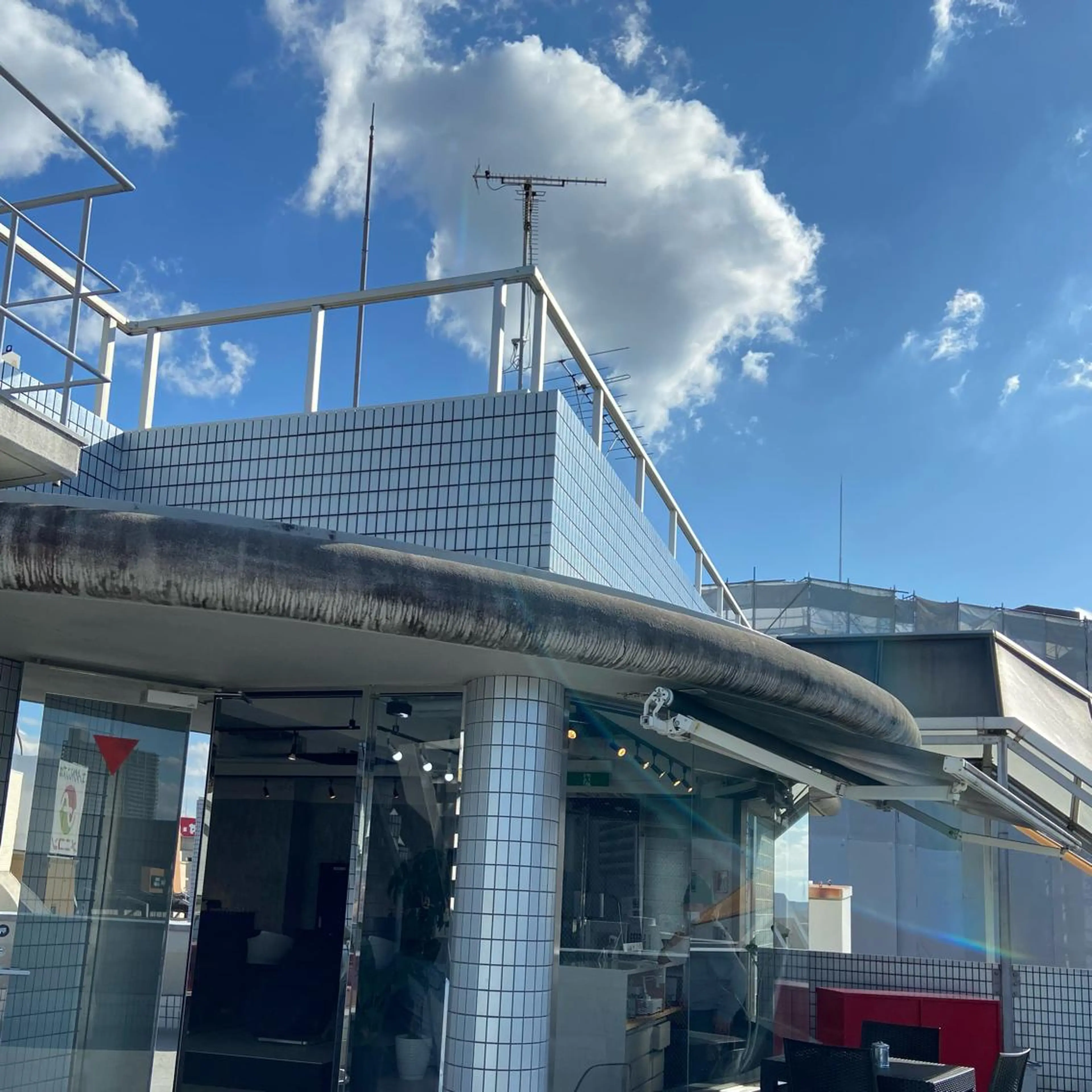 TIDEHAIR SHIHOのヘアスタイル